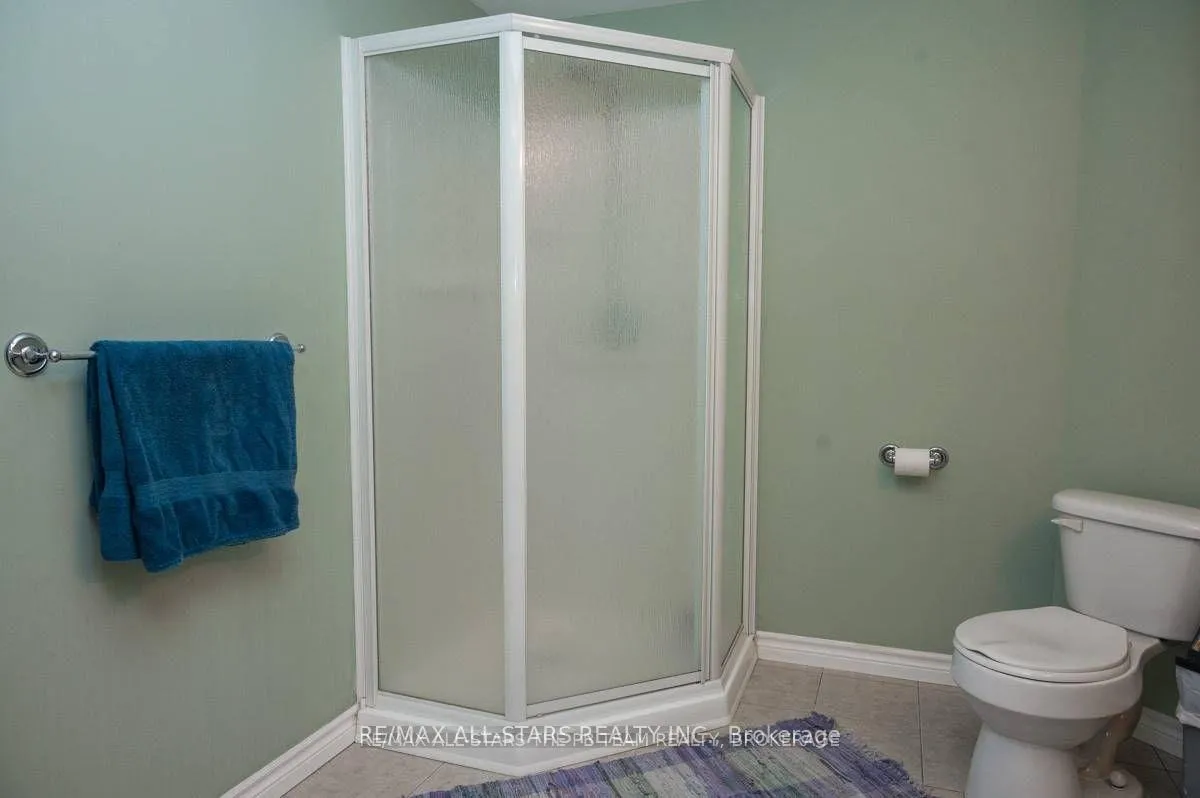Photo 10 of 1915 Rosebank Road N, Pickering, Amberlea — HOMEH