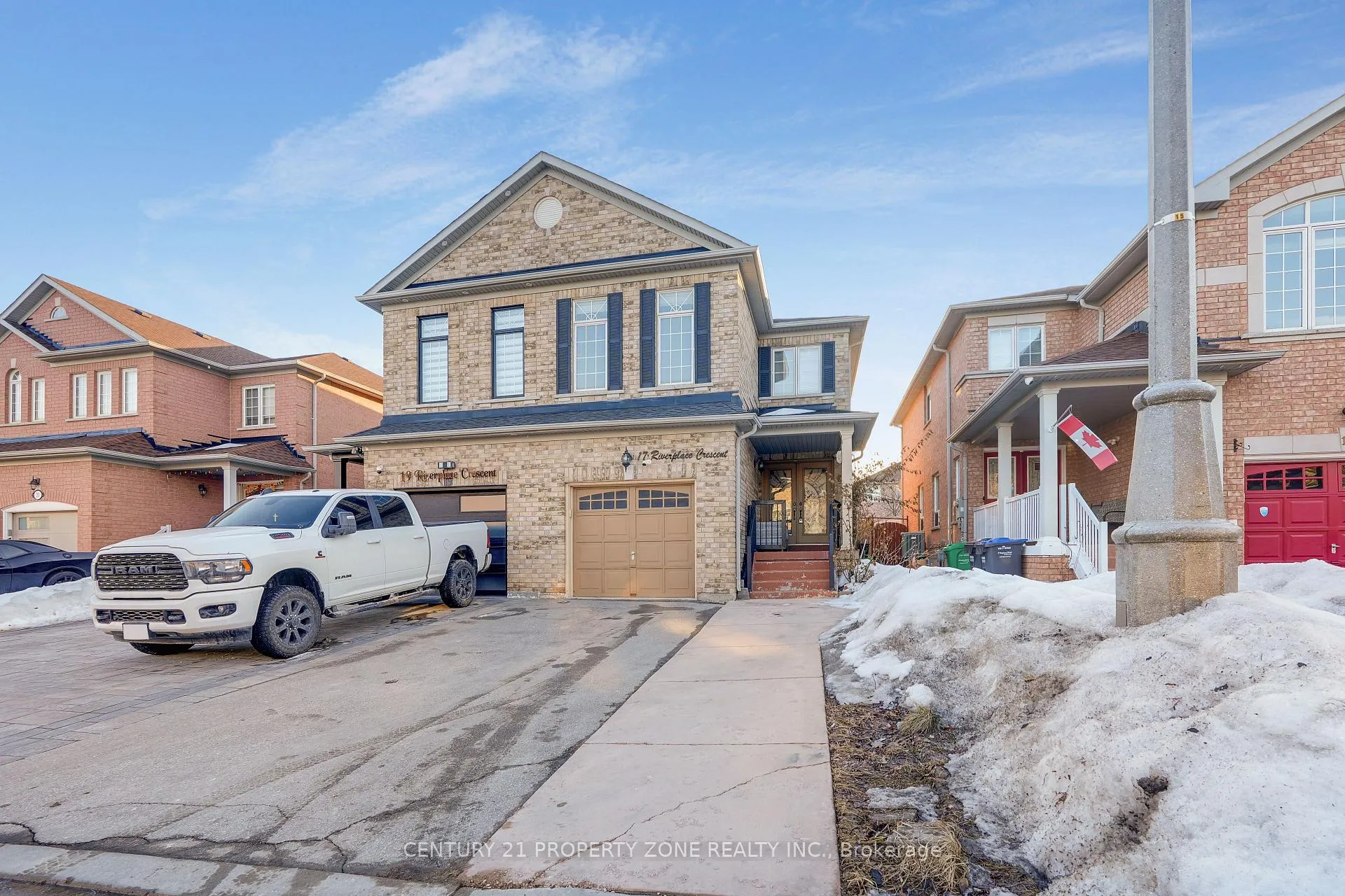 Photo 2 of 17 Riverplace Crescent, Brampton, Bram East — HOMEH