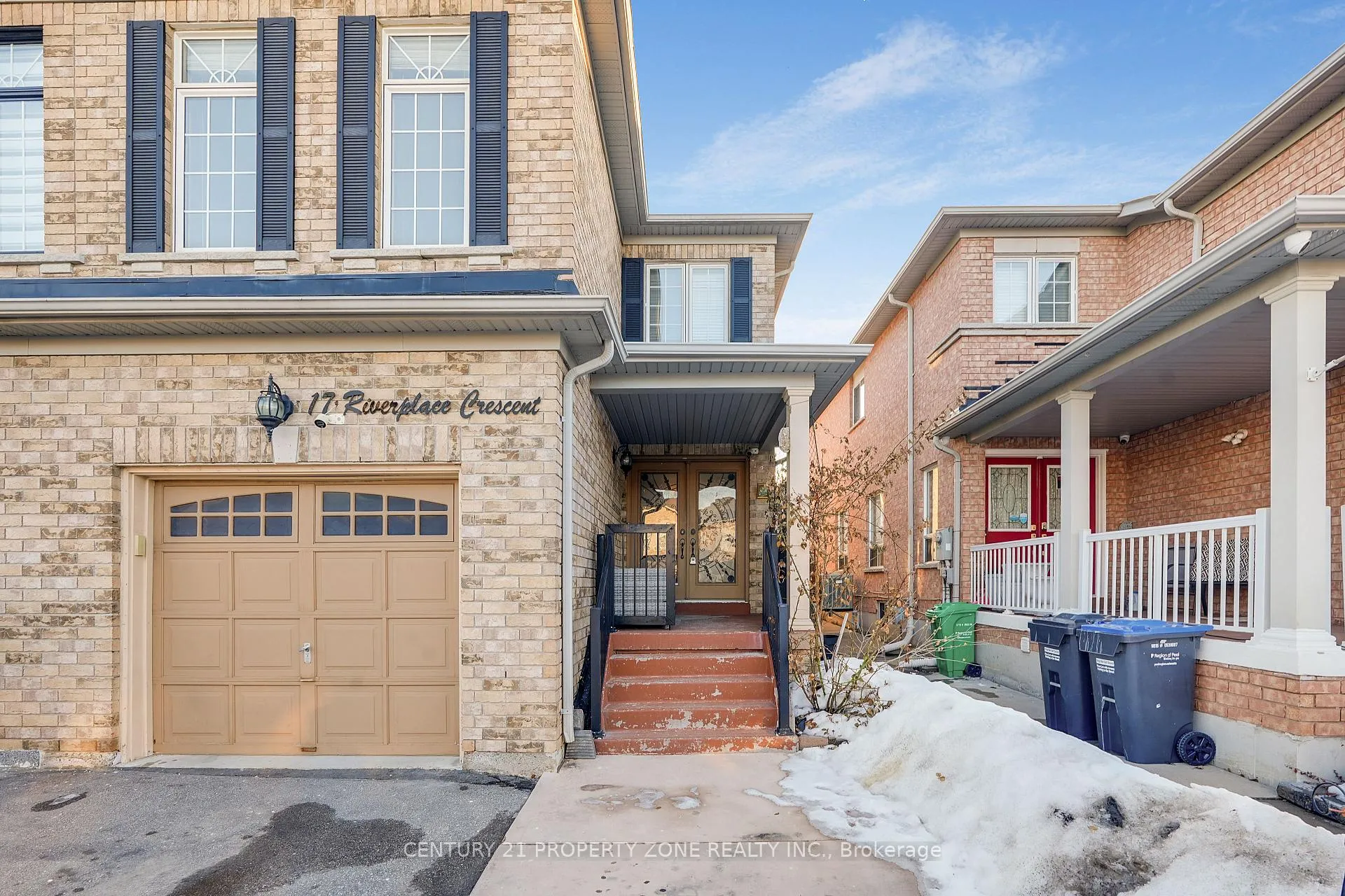 Photo 3 of 17 Riverplace Crescent, Brampton, Bram East — HOMEH