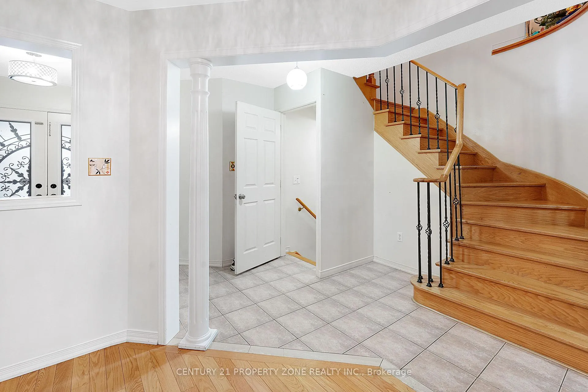 Photo 6 of 17 Riverplace Crescent, Brampton, Bram East — HOMEH