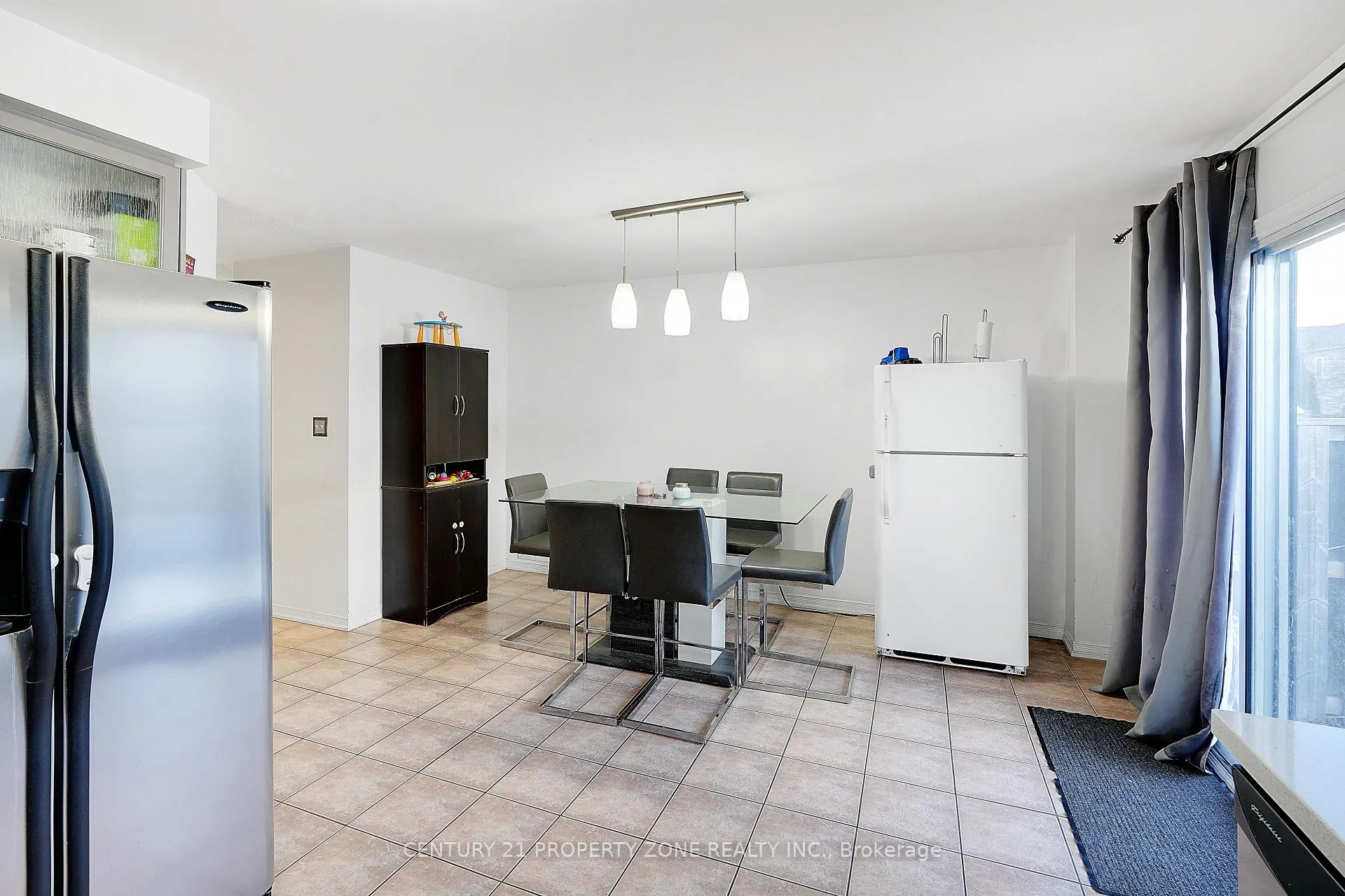 Photo 10 of 17 Riverplace Crescent, Brampton, Bram East — HOMEH