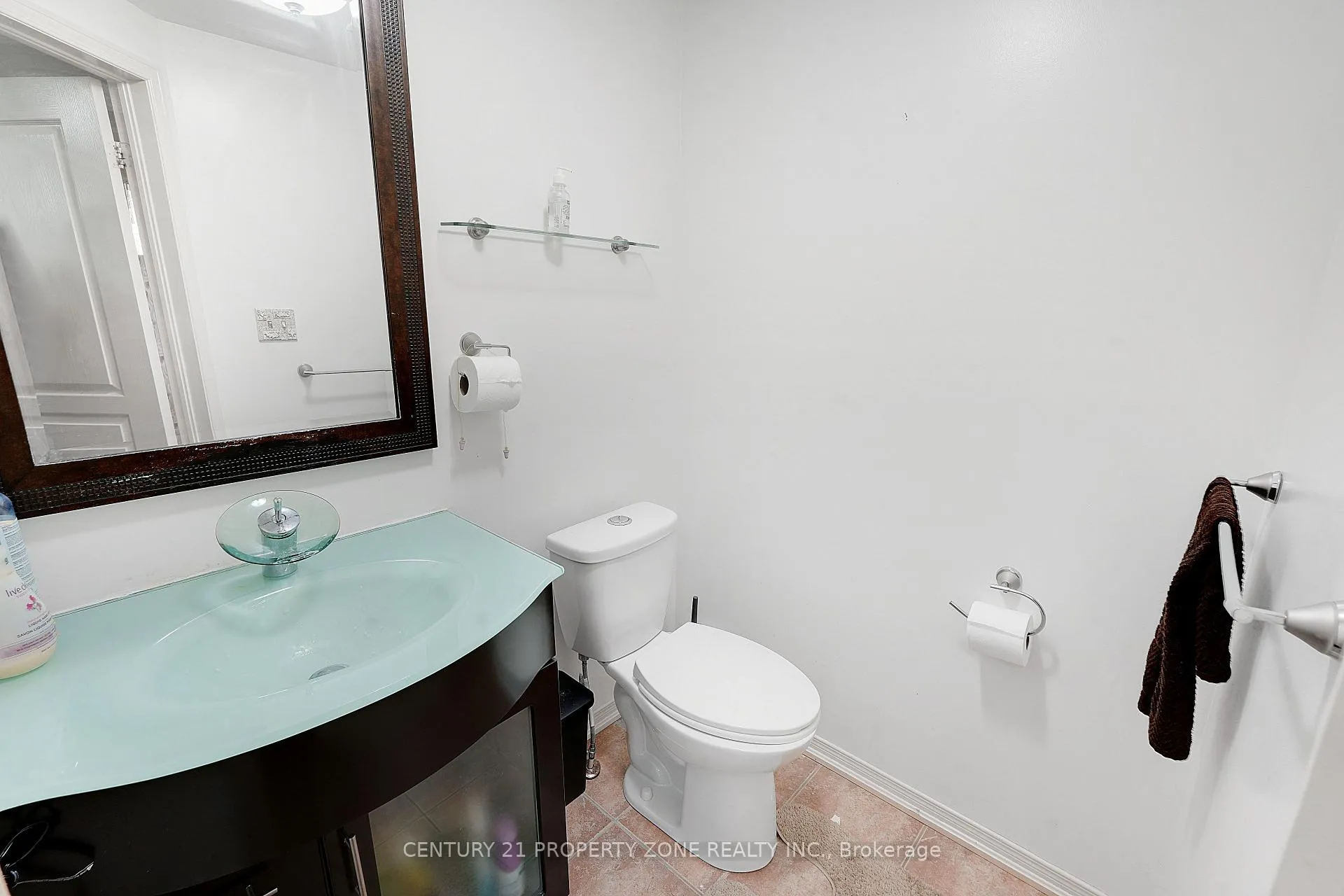 Photo 12 of 17 Riverplace Crescent, Brampton, Bram East — HOMEH