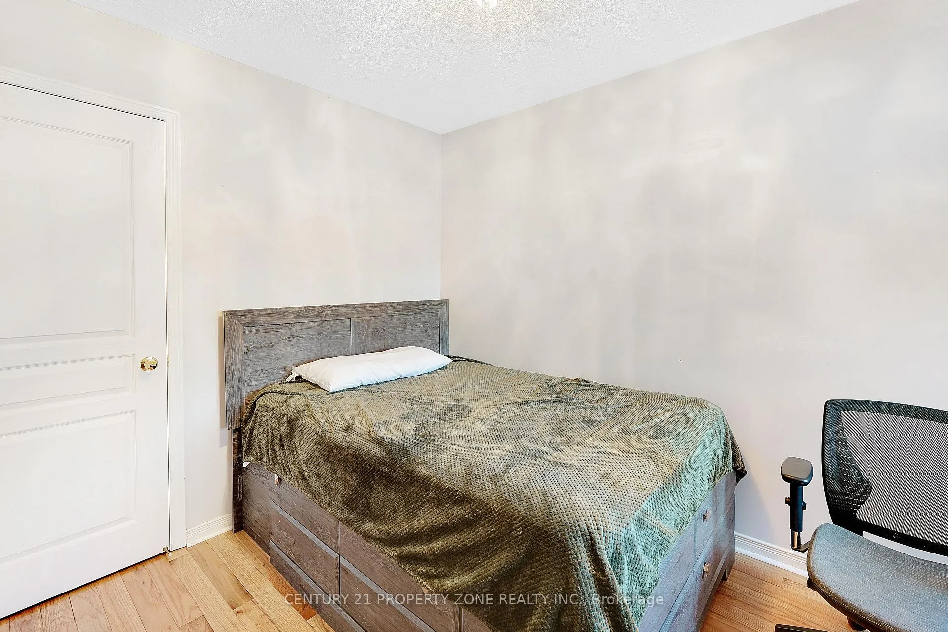 Photo 18 of 17 Riverplace Crescent, Brampton, Bram East — HOMEH