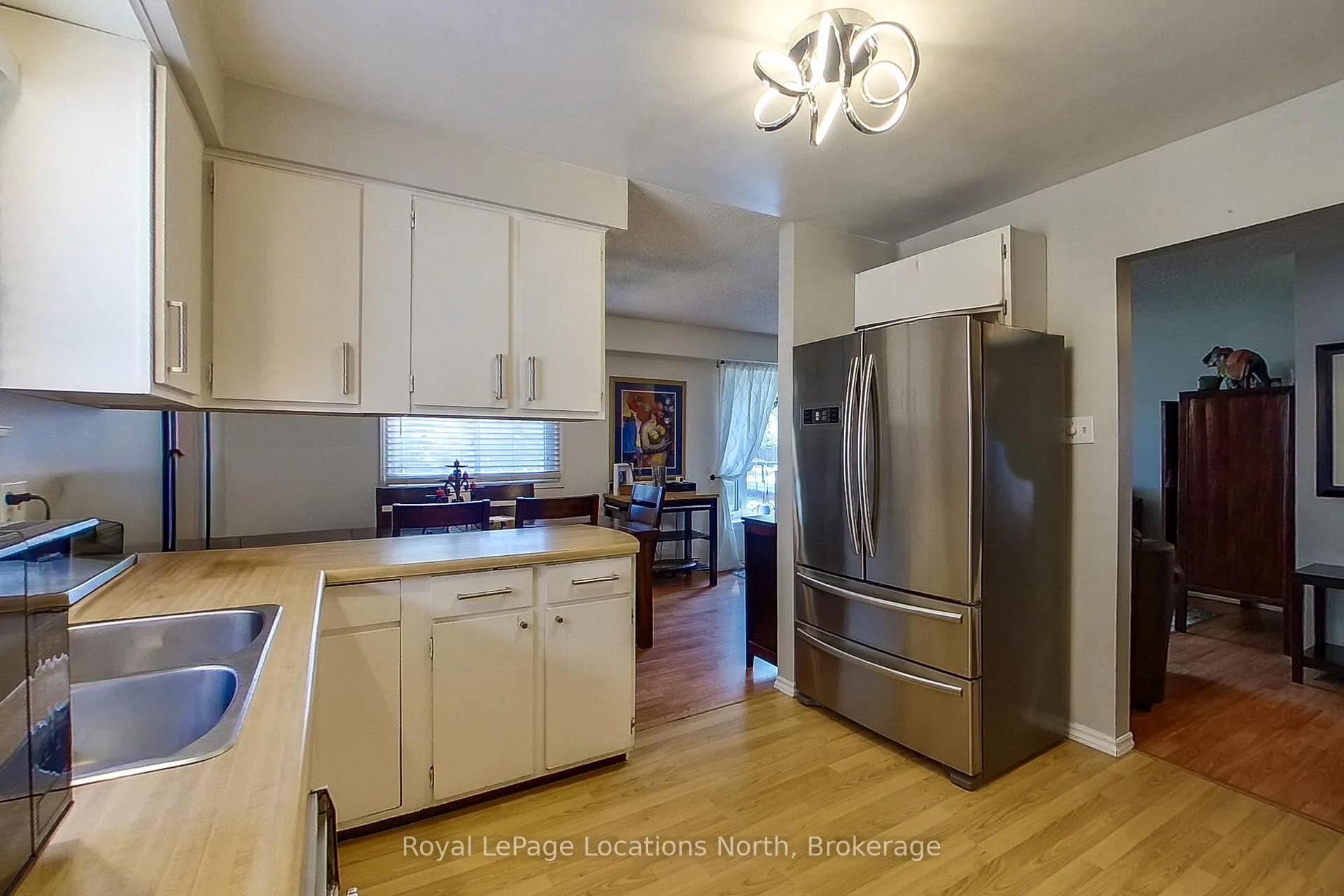 Photo 7 of 152 Melrose Avenue, Wasaga Beach — HOMEH