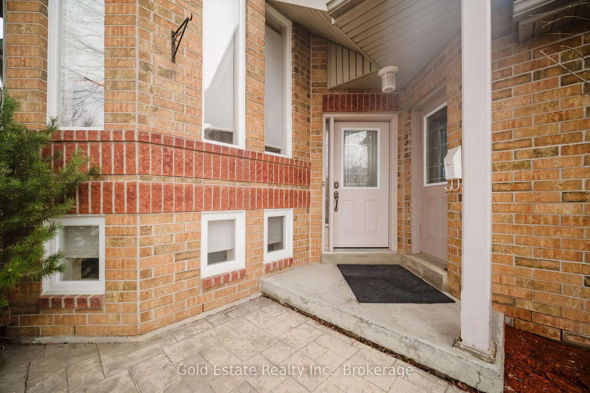 Photo 2 of 59 Royal Orchard Drive, Brampton, Brampton West — HOMEH