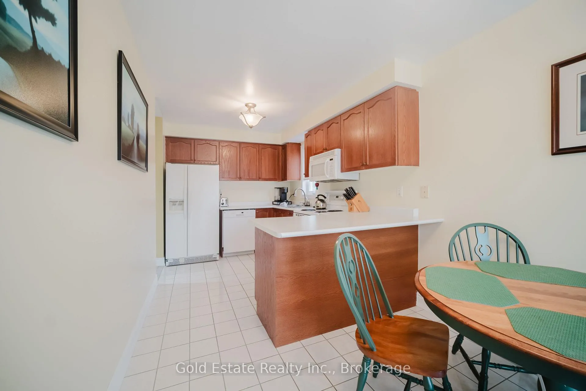 Photo 6 of 59 Royal Orchard Drive, Brampton, Brampton West — HOMEH