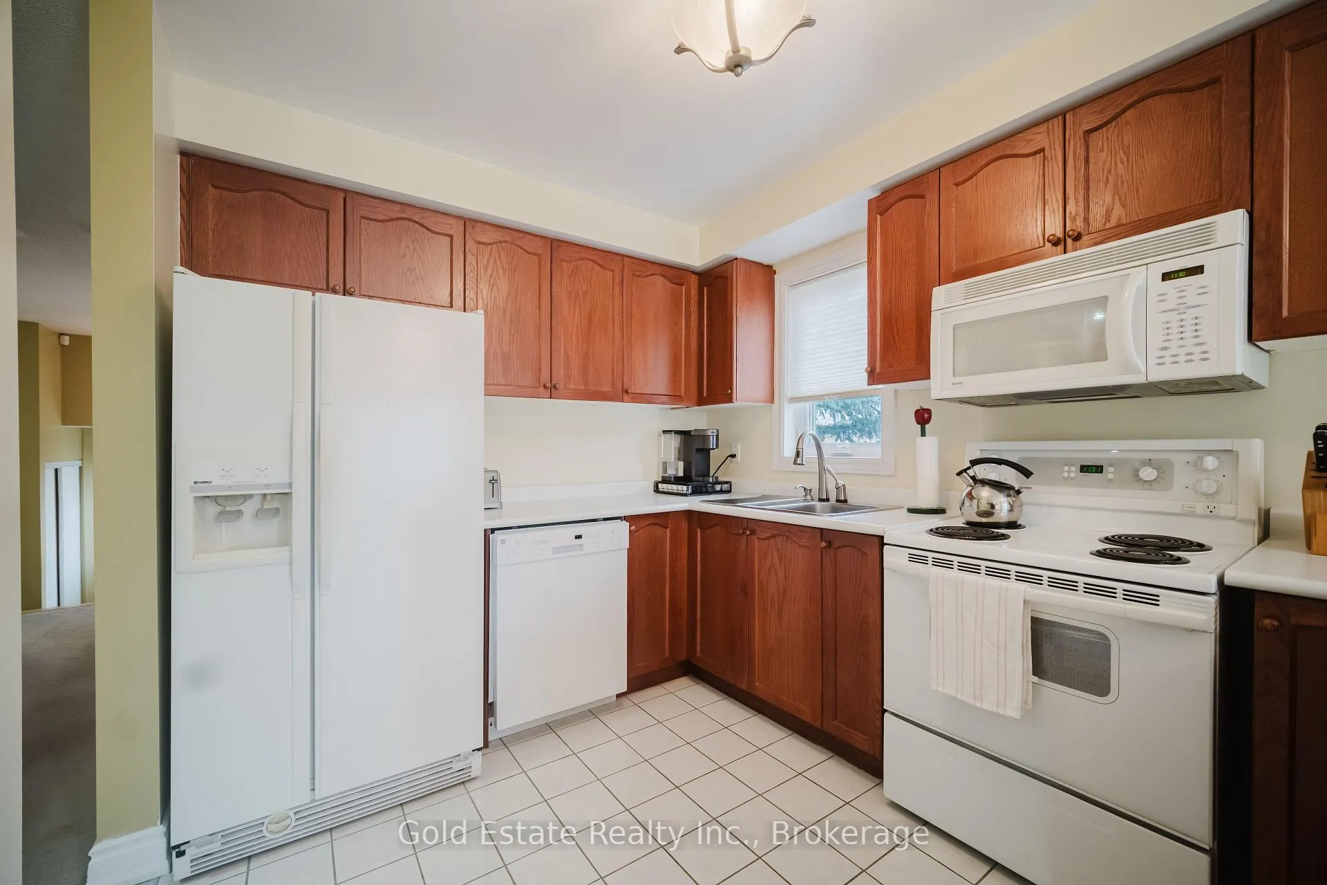 Photo 9 of 59 Royal Orchard Drive, Brampton, Brampton West — HOMEH