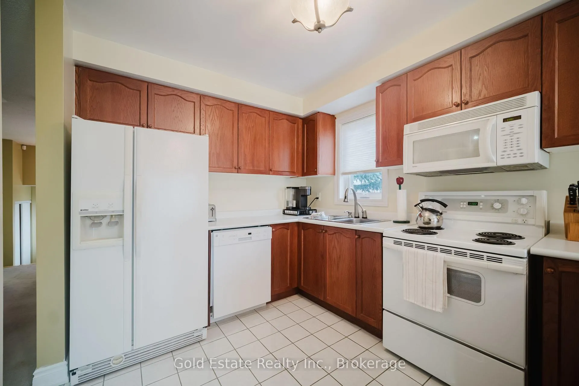 Photo 10 of 59 Royal Orchard Drive, Brampton, Brampton West — HOMEH