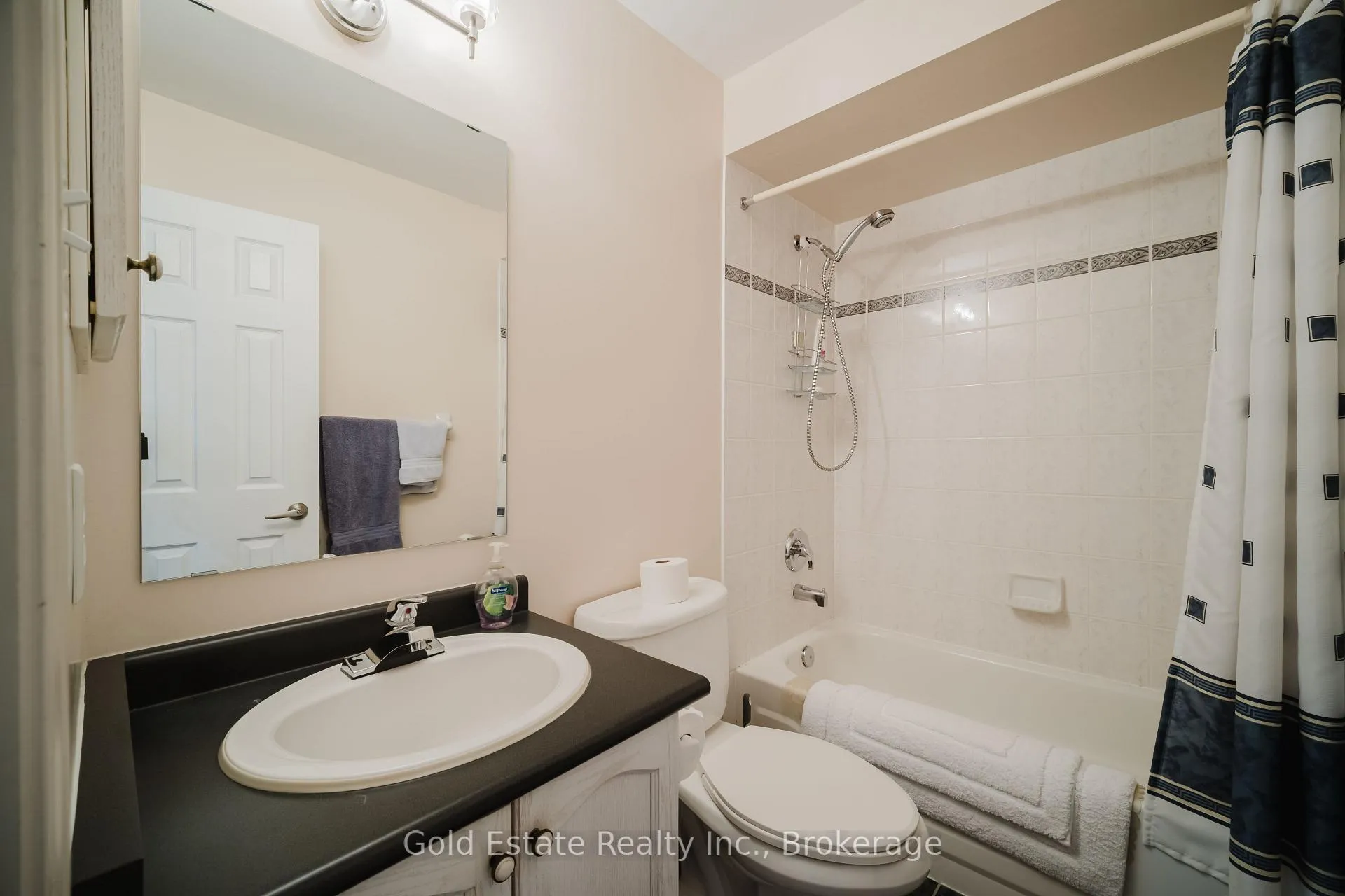 Photo 18 of 59 Royal Orchard Drive, Brampton, Brampton West — HOMEH
