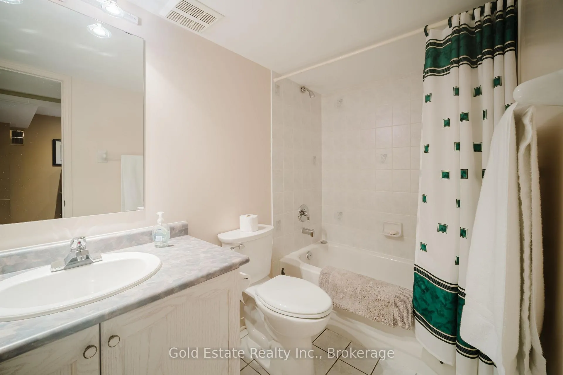 Photo 36 of 59 Royal Orchard Drive, Brampton, Brampton West — HOMEH
