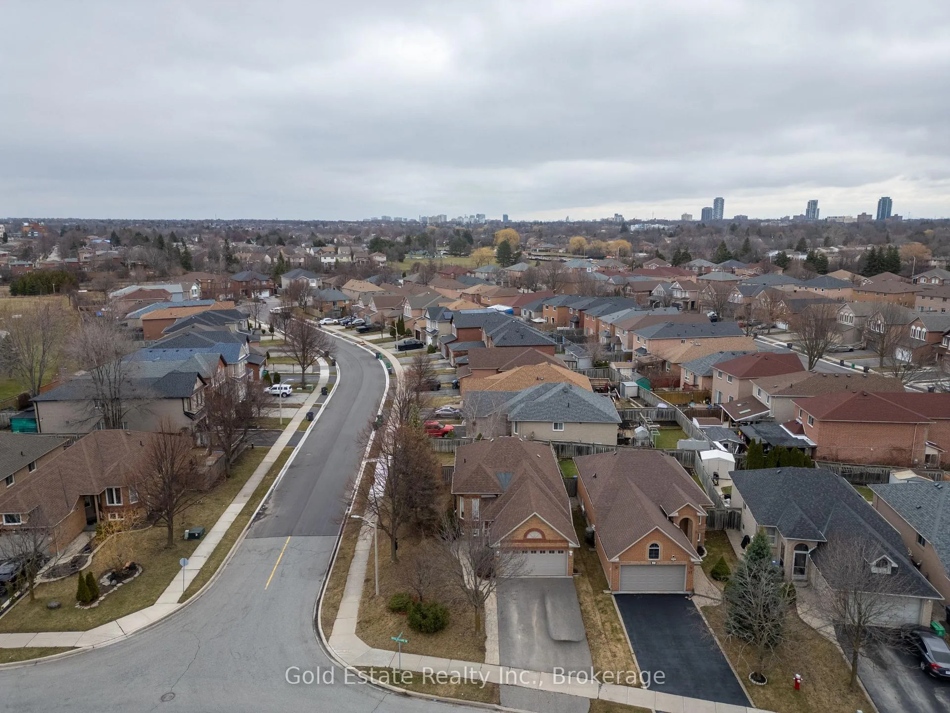 Photo 41 of 59 Royal Orchard Drive, Brampton, Brampton West — HOMEH