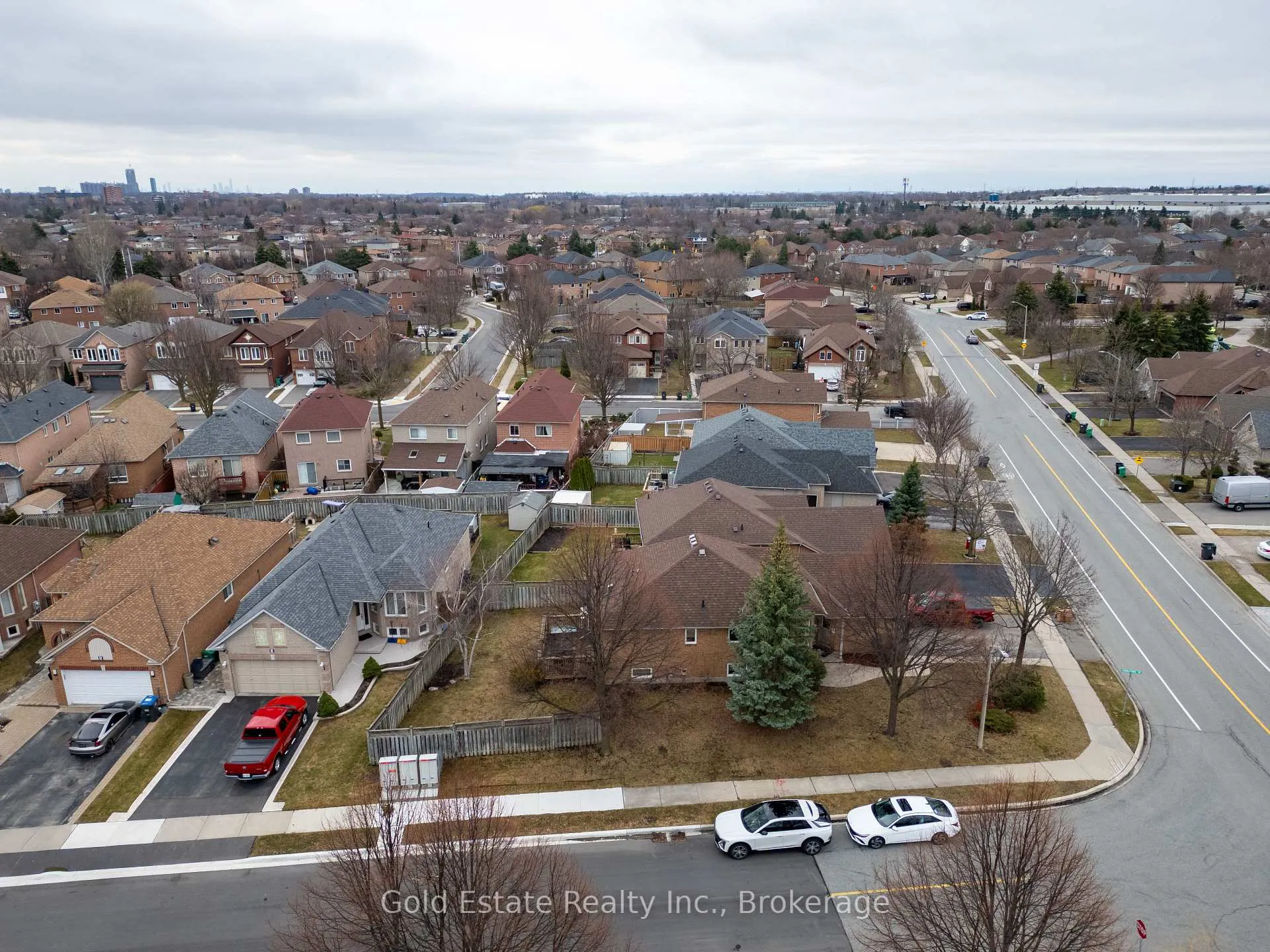 Photo 42 of 59 Royal Orchard Drive, Brampton, Brampton West — HOMEH