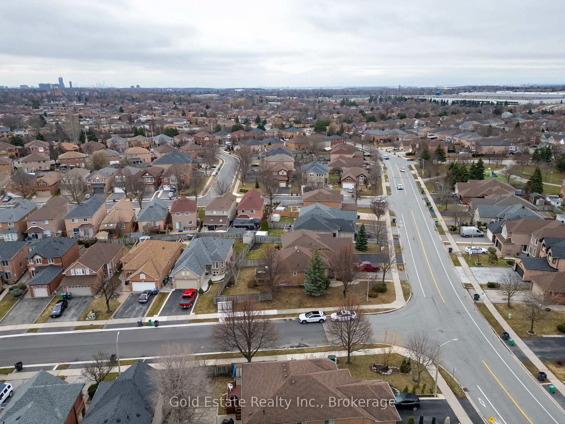 Photo 43 of 59 Royal Orchard Drive, Brampton, Brampton West — HOMEH