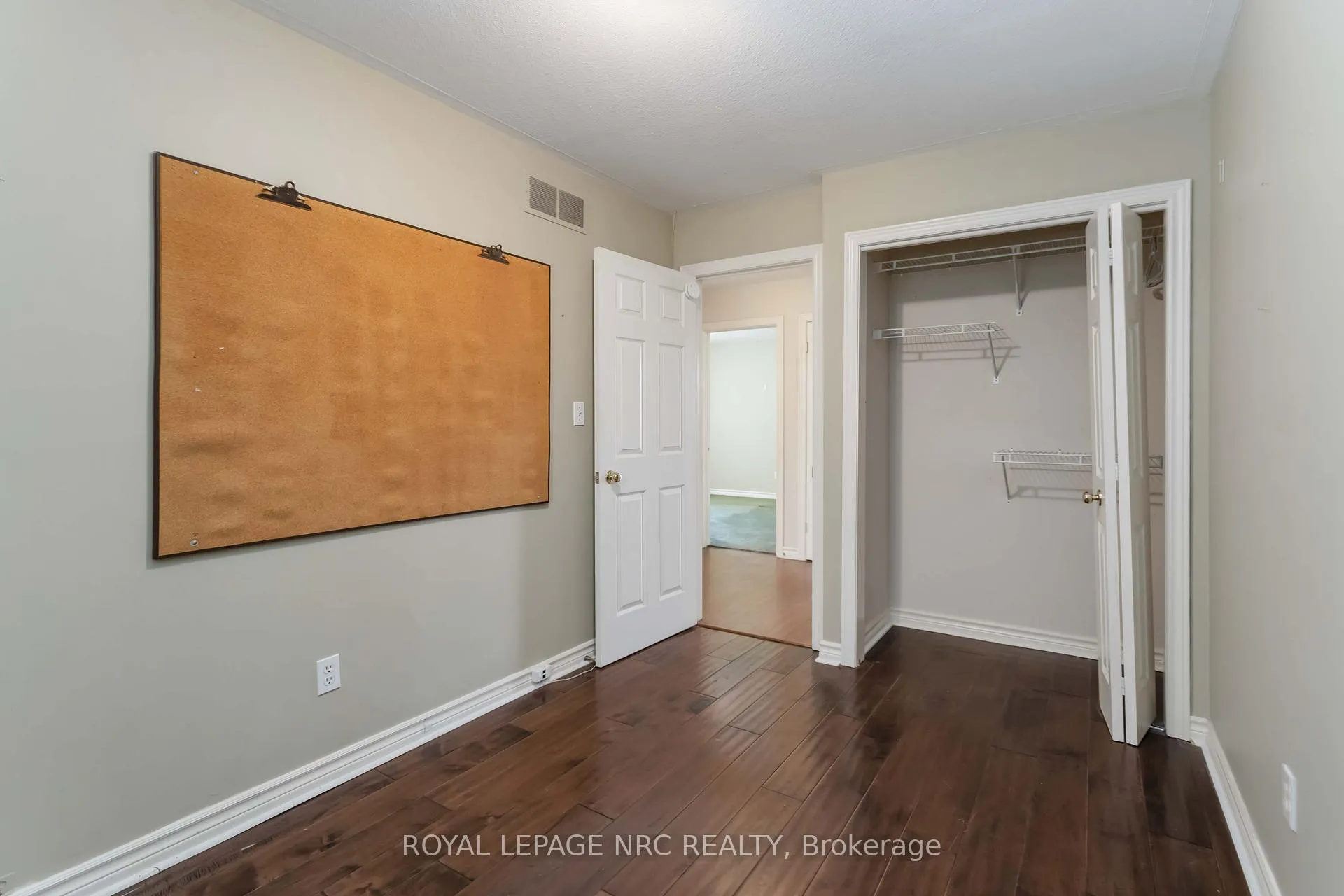 Photo 22 of 7900 Ascot Circle, Niagara Falls, Ascot — HOMEH