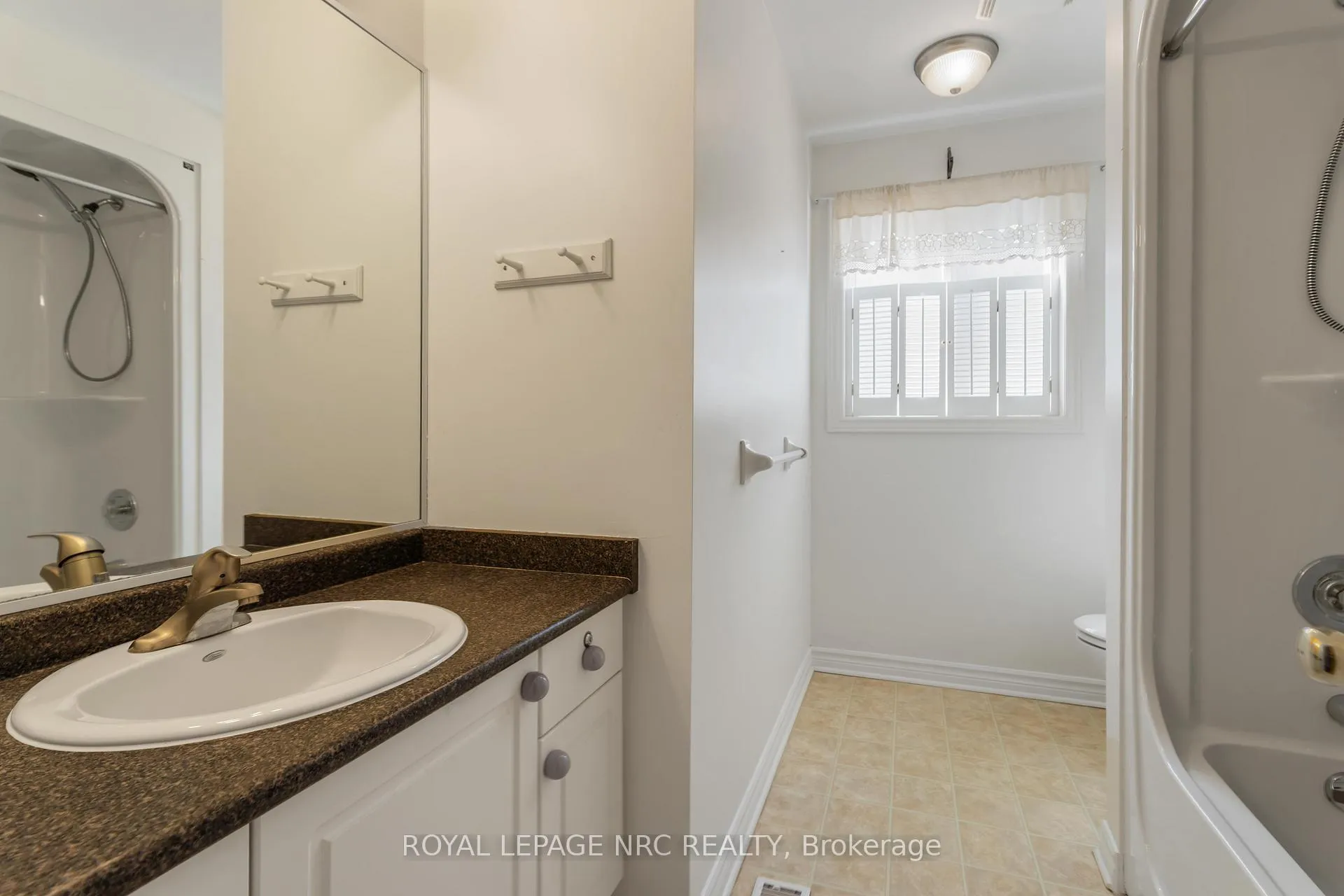 Photo 23 of 7900 Ascot Circle, Niagara Falls, Ascot — HOMEH