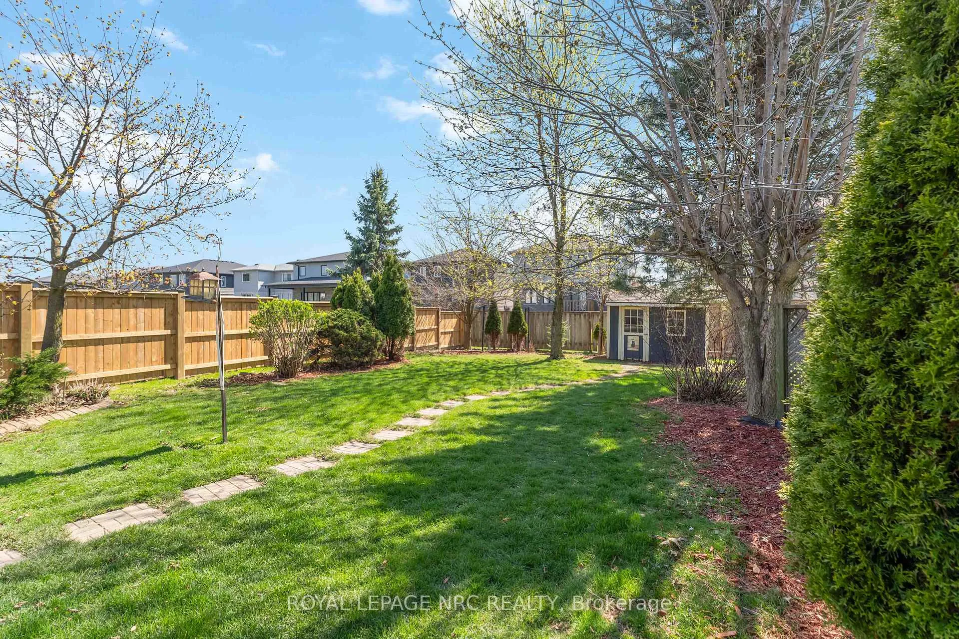 Photo 34 of 7900 Ascot Circle, Niagara Falls, Ascot — HOMEH