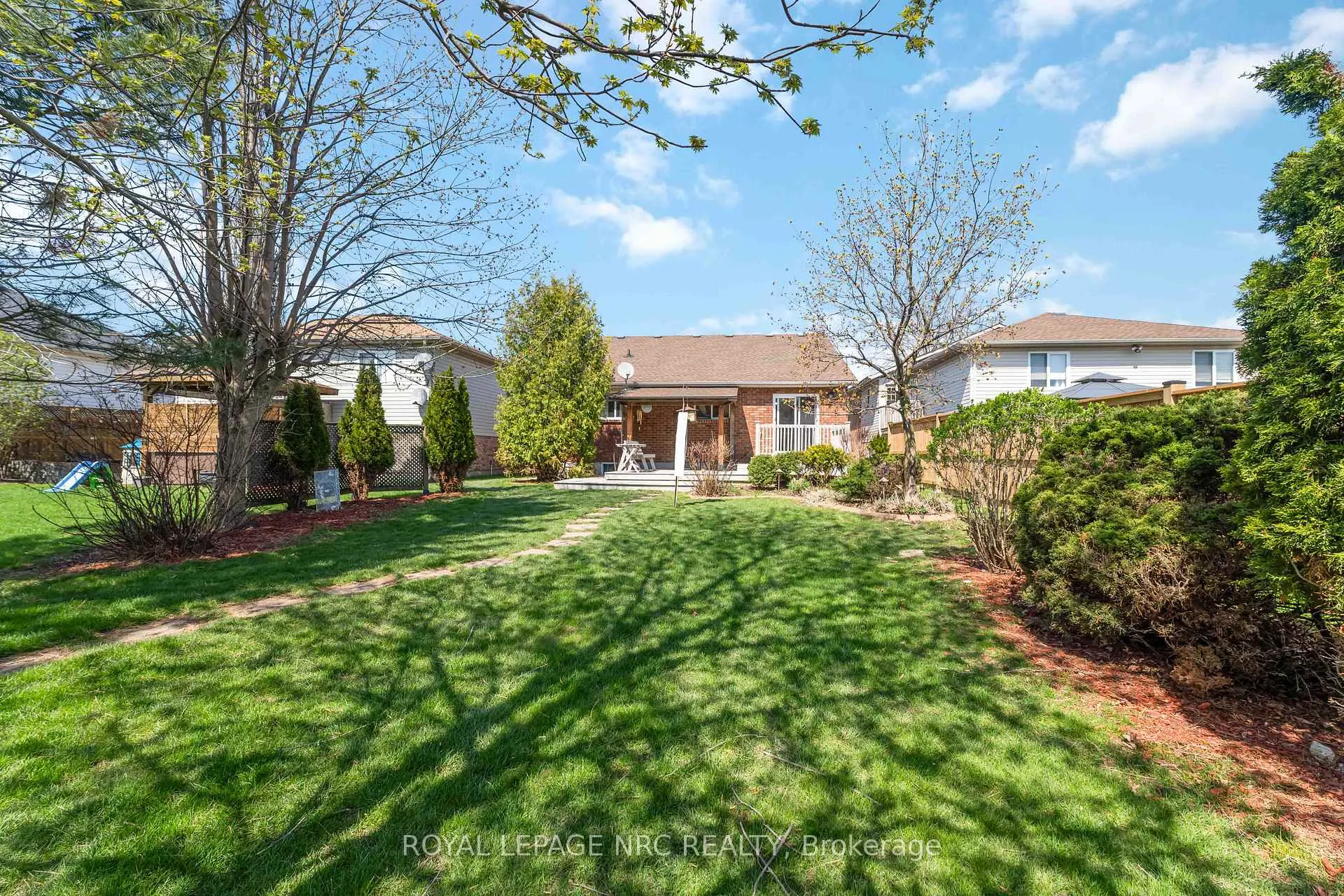 Photo 35 of 7900 Ascot Circle, Niagara Falls, Ascot — HOMEH