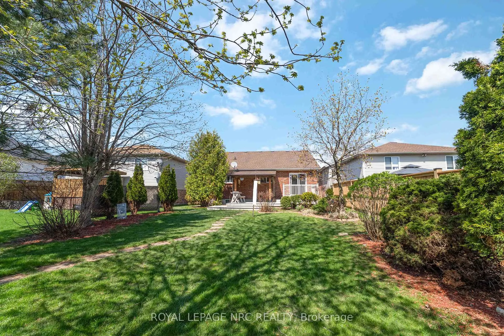 Photo 36 of 7900 Ascot Circle, Niagara Falls, Ascot — HOMEH