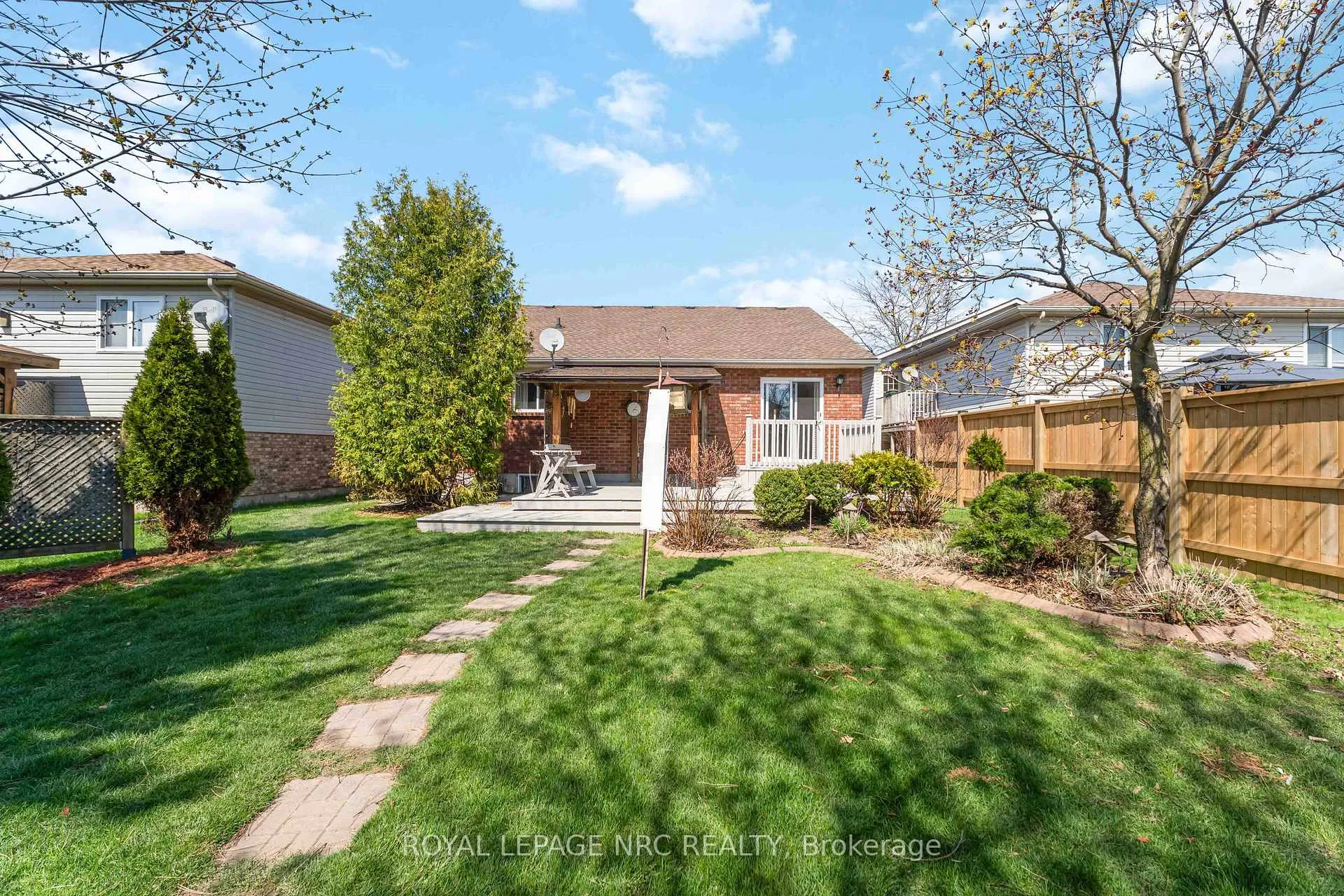 Photo 38 of 7900 Ascot Circle, Niagara Falls, Ascot — HOMEH