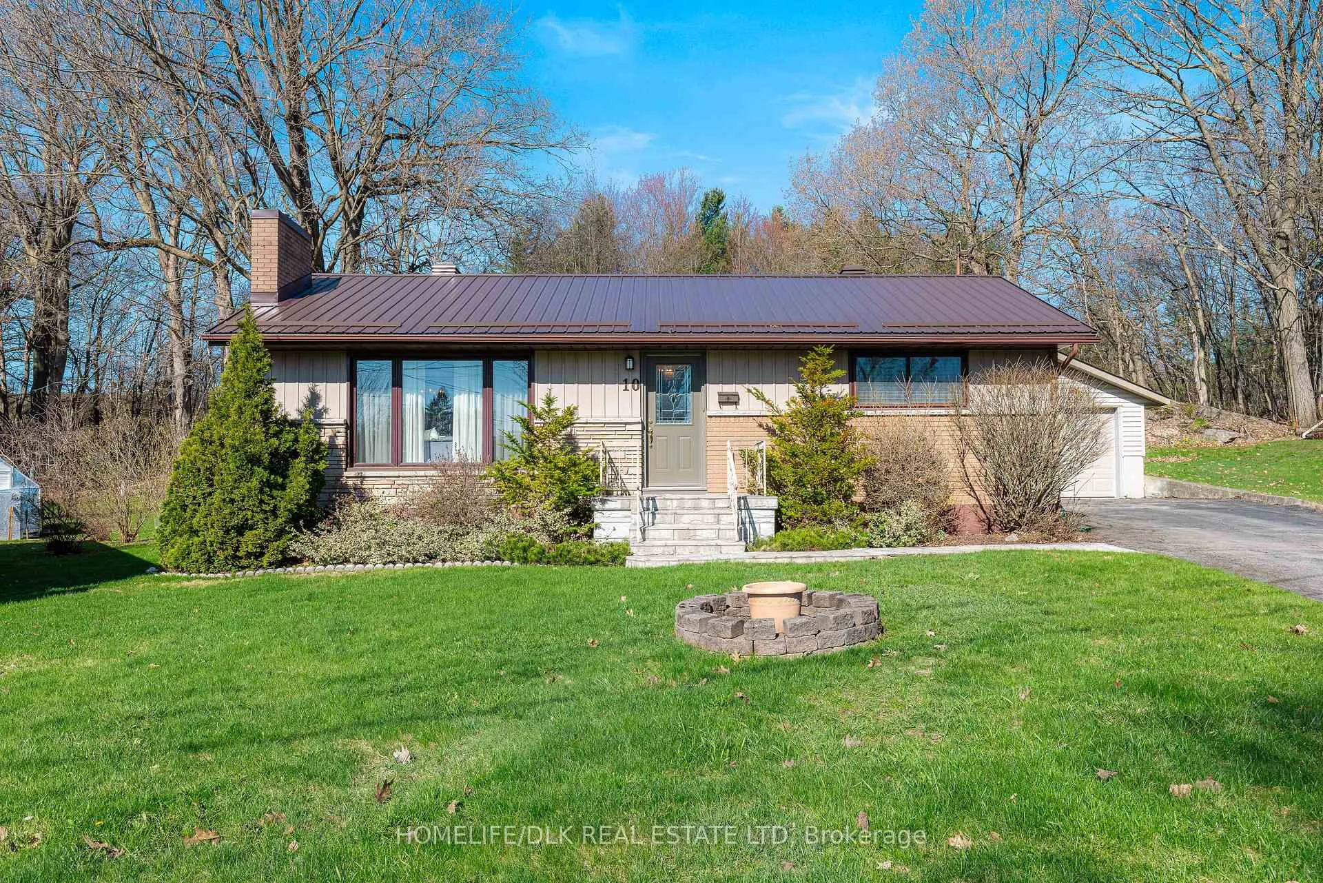 Photo 1 of 10 Oak Crescent, Brockville — HOMEH