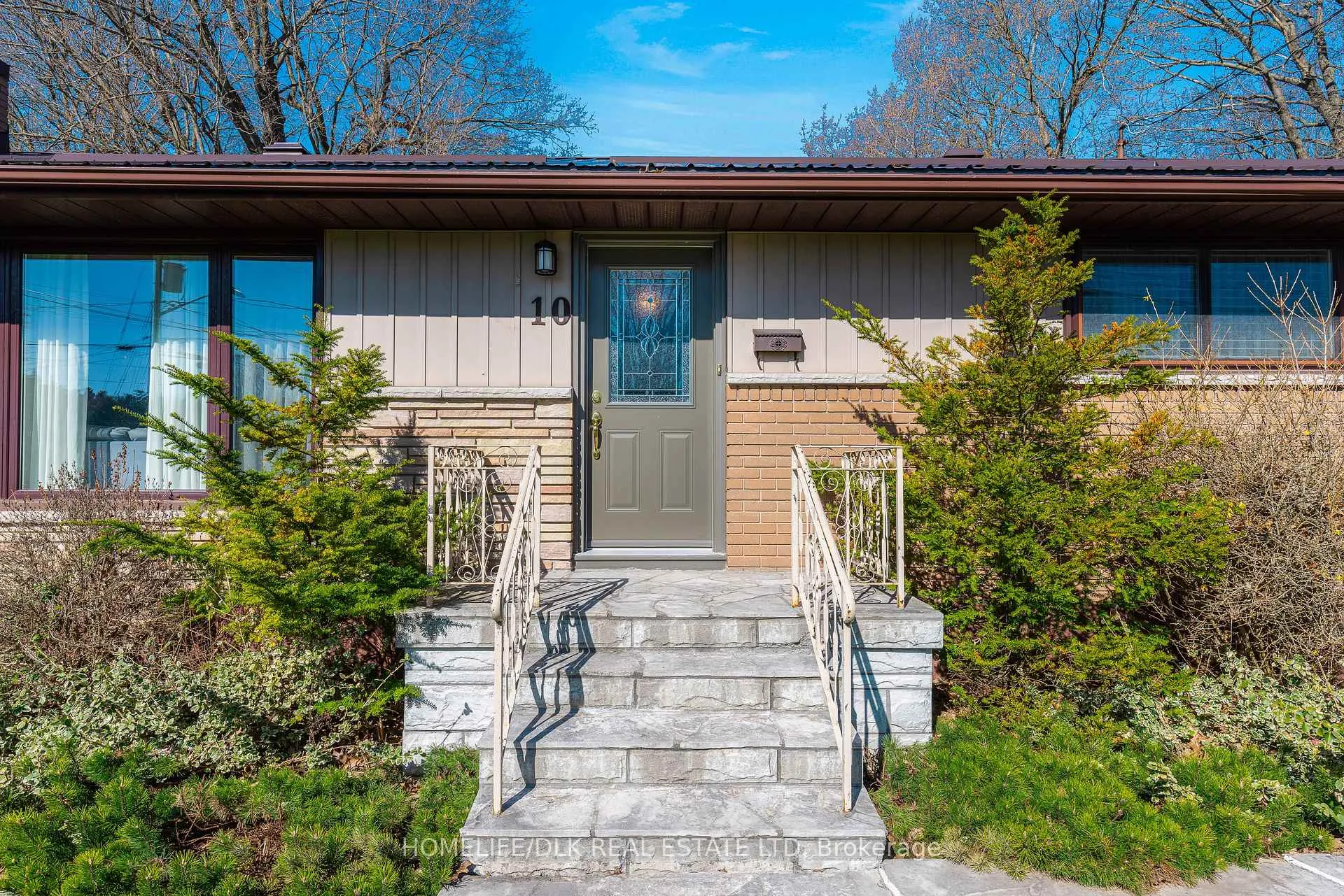 Photo 11 of 10 Oak Crescent, Brockville — HOMEH