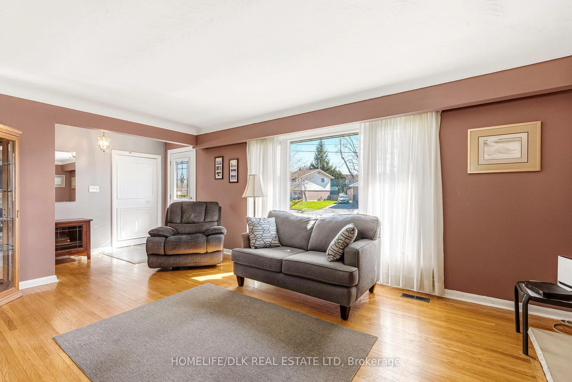 Photo 14 of 10 Oak Crescent, Brockville — HOMEH