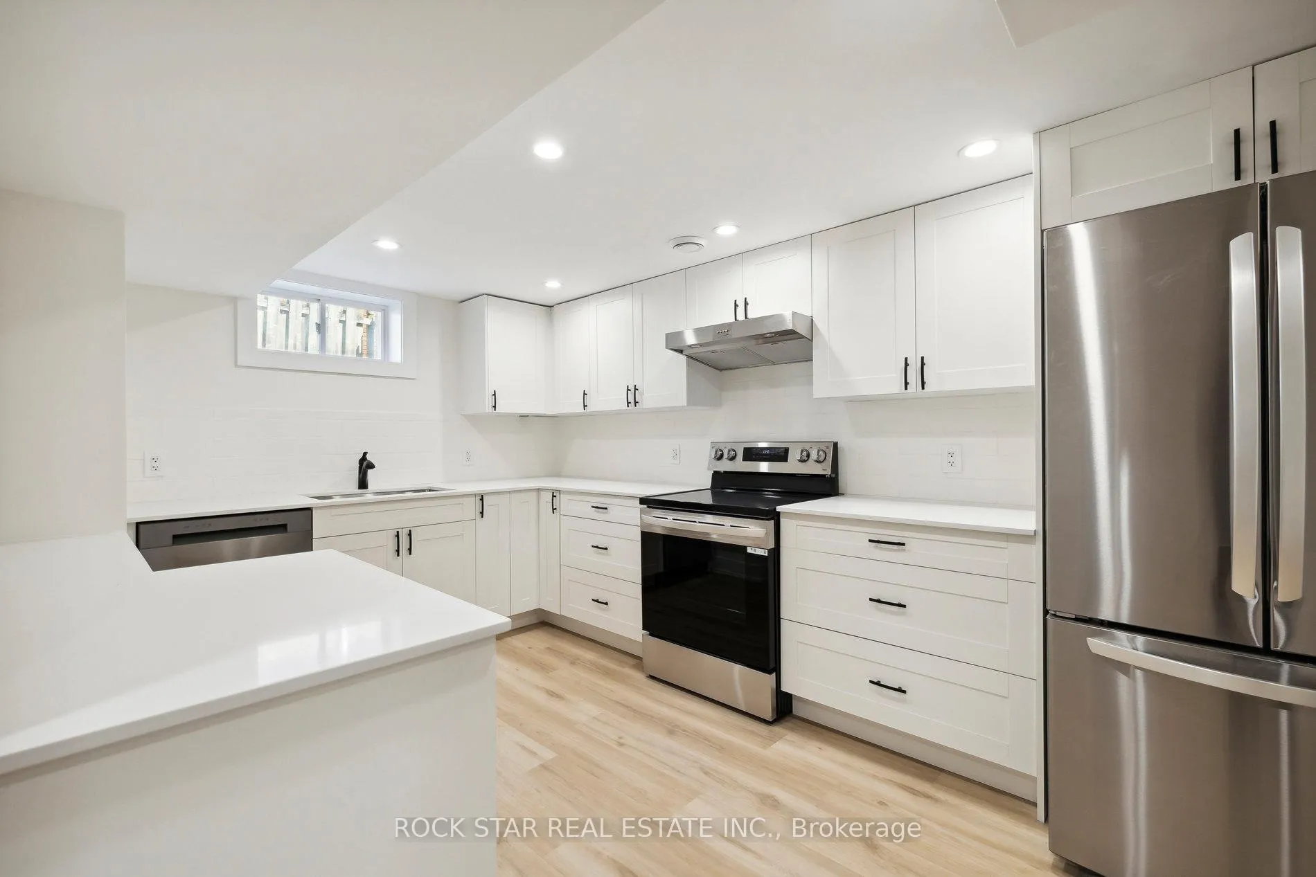 Photo 5 of Unit Lower, 87 Leaside Drive, St. Catharines, Carlton/Bunting — HOMEH