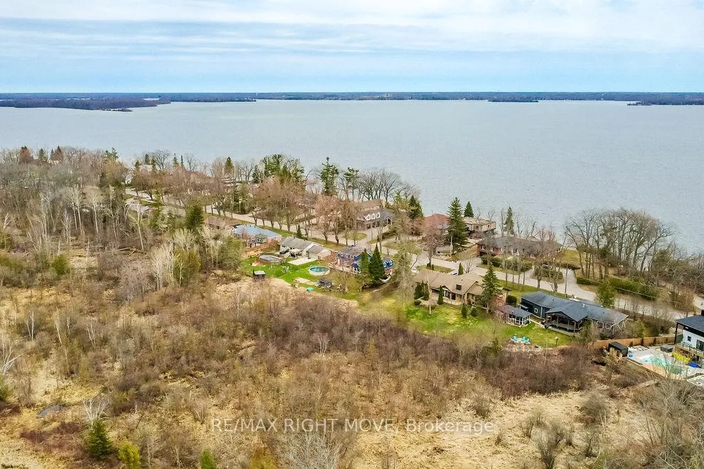 Photo 11 of 454 Bay Street, Orillia — HOMEH