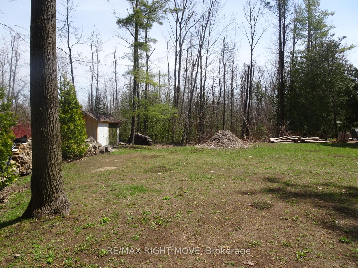 Photo 3 of 454 Bay Street, Orillia — HOMEH