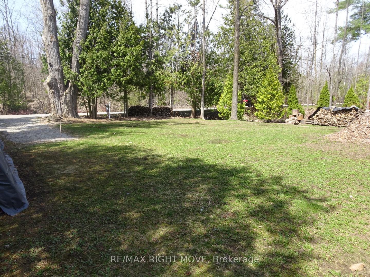 Photo 5 of 454 Bay Street, Orillia — HOMEH