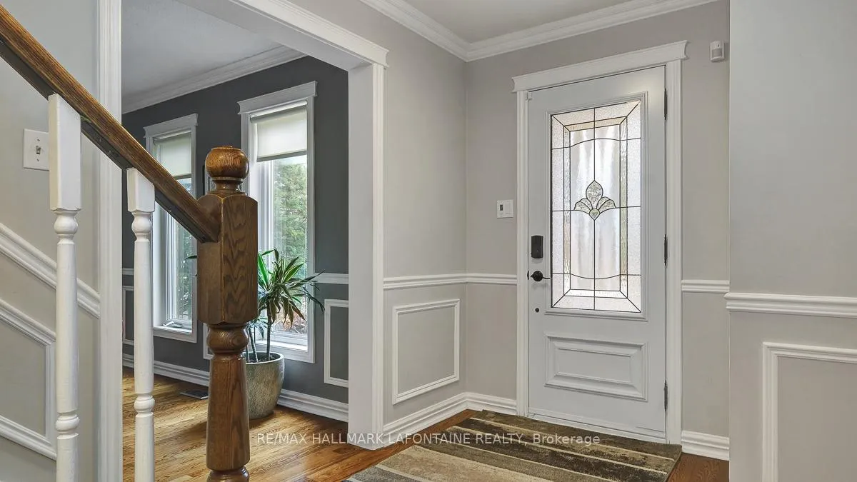 Photo 3 of 1288 Turner Crescent, Ottawa, Bilberry Creek/Queenswood Heights — HOMEH