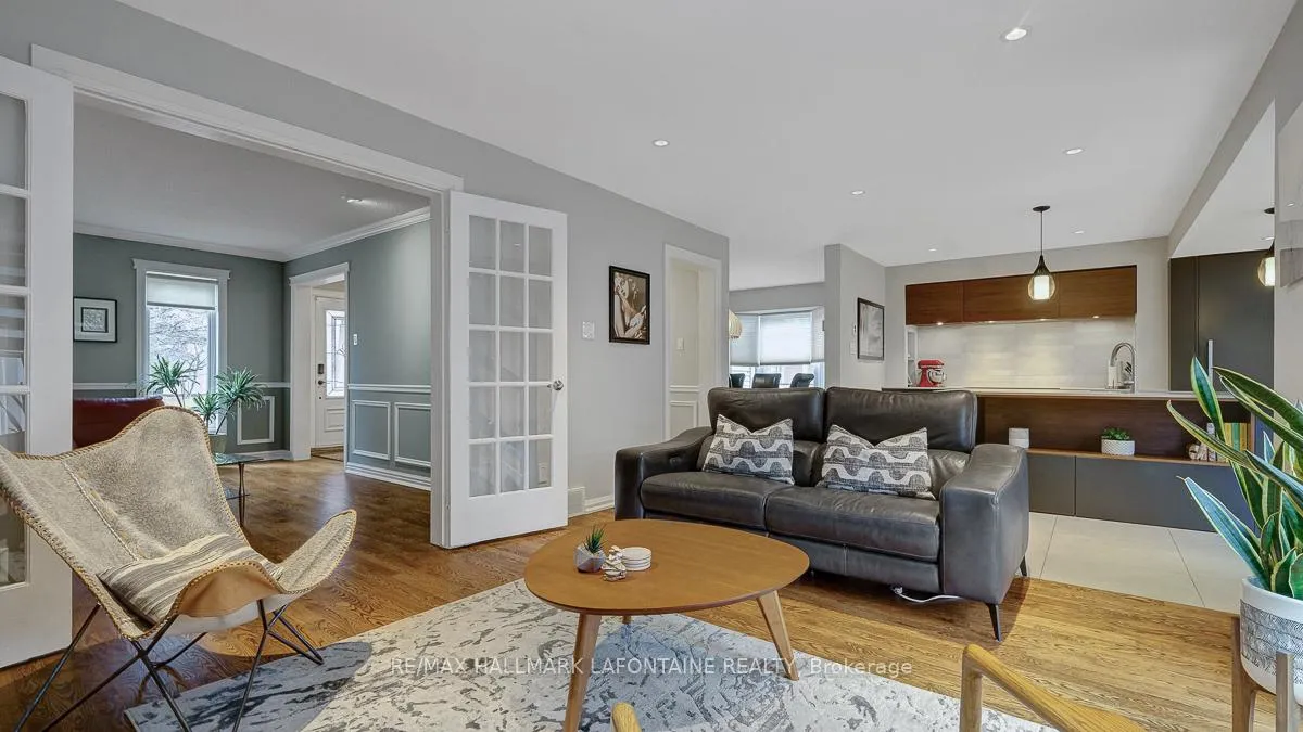 Photo 10 of 1288 Turner Crescent, Ottawa, Bilberry Creek/Queenswood Heights — HOMEH