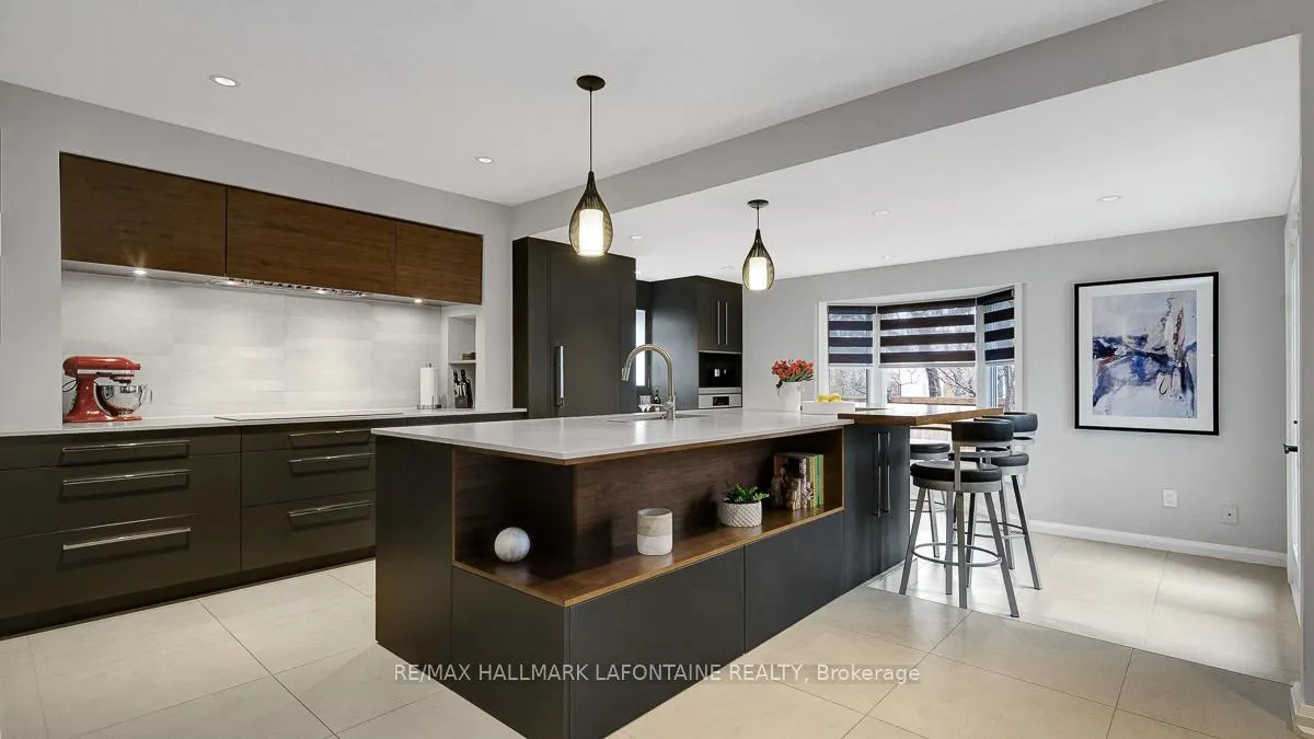 Photo 11 of 1288 Turner Crescent, Ottawa, Bilberry Creek/Queenswood Heights — HOMEH