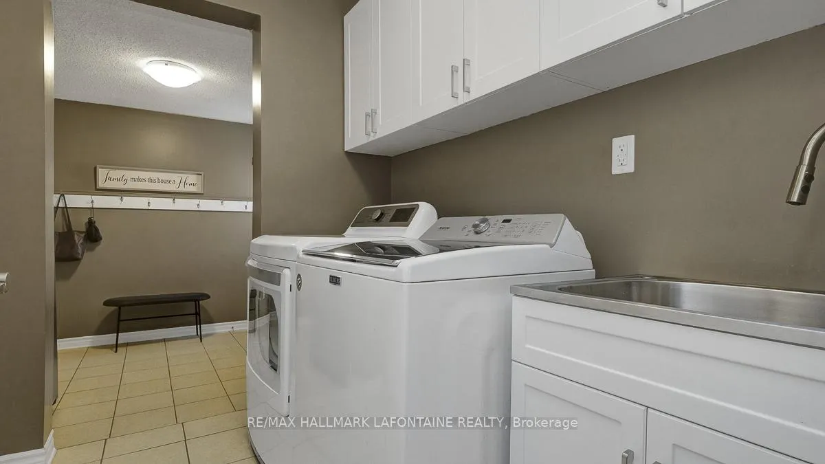 Photo 18 of 1288 Turner Crescent, Ottawa, Bilberry Creek/Queenswood Heights — HOMEH