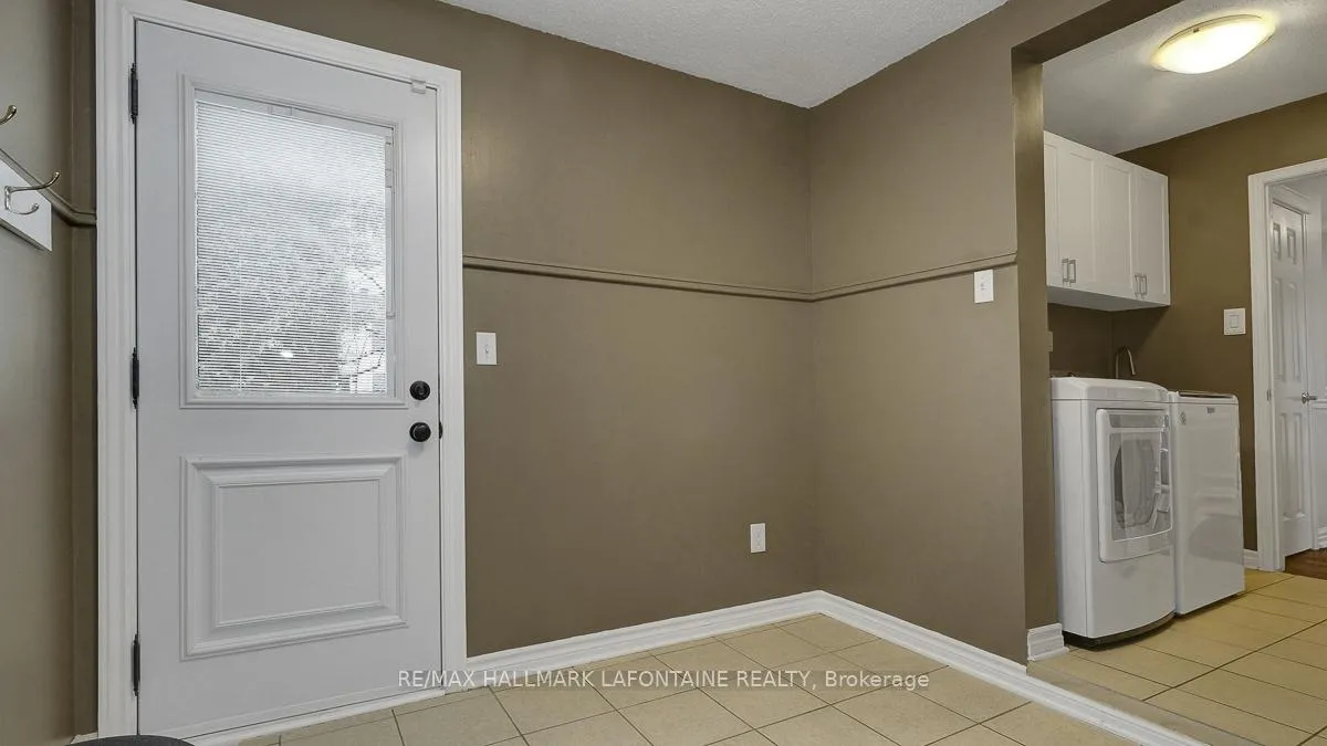 Photo 19 of 1288 Turner Crescent, Ottawa, Bilberry Creek/Queenswood Heights — HOMEH
