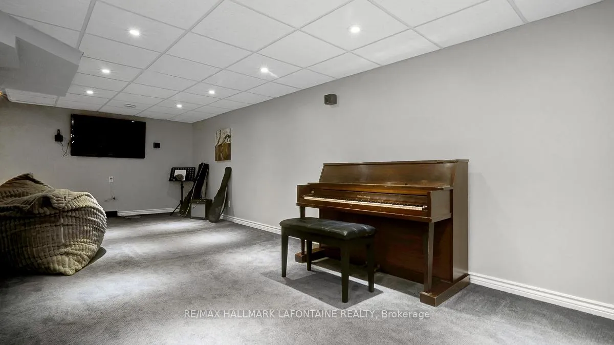 Photo 36 of 1288 Turner Crescent, Ottawa, Bilberry Creek/Queenswood Heights — HOMEH