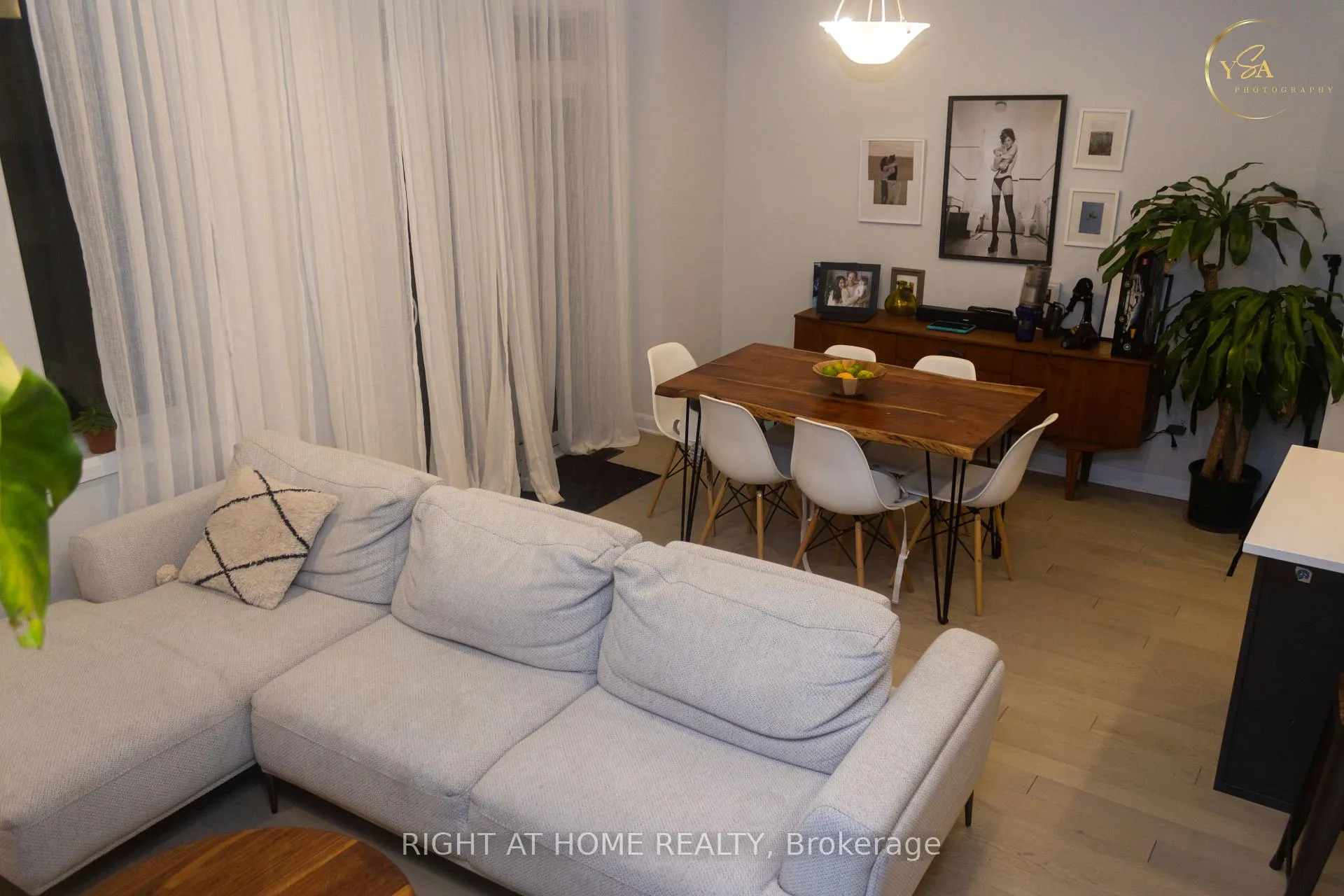 Photo 5 of 323 Touring Way, Ottawa, Barrhaven - Hearts Desire — HOMEH