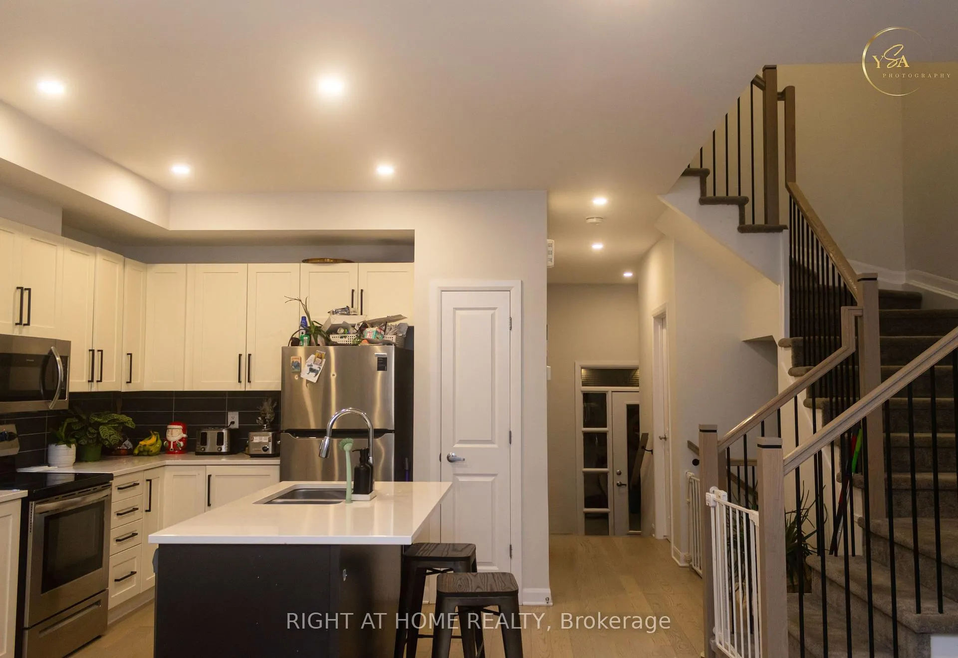 Photo 10 of 323 Touring Way, Ottawa, Barrhaven - Hearts Desire — HOMEH