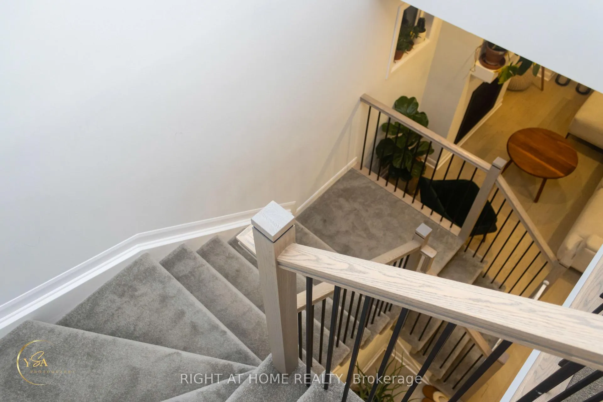 Photo 11 of 323 Touring Way, Ottawa, Barrhaven - Hearts Desire — HOMEH