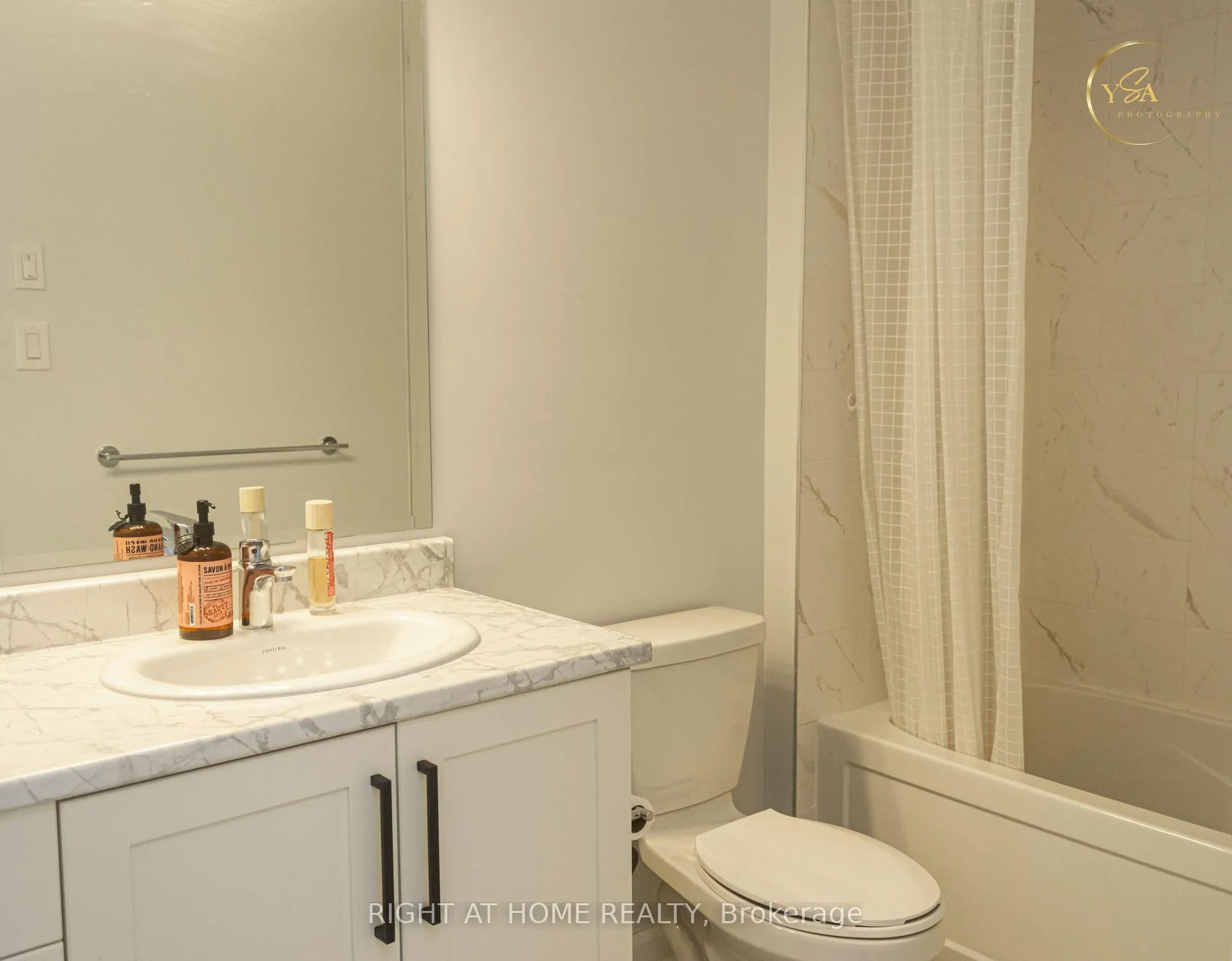 Photo 23 of 323 Touring Way, Ottawa, Barrhaven - Hearts Desire — HOMEH