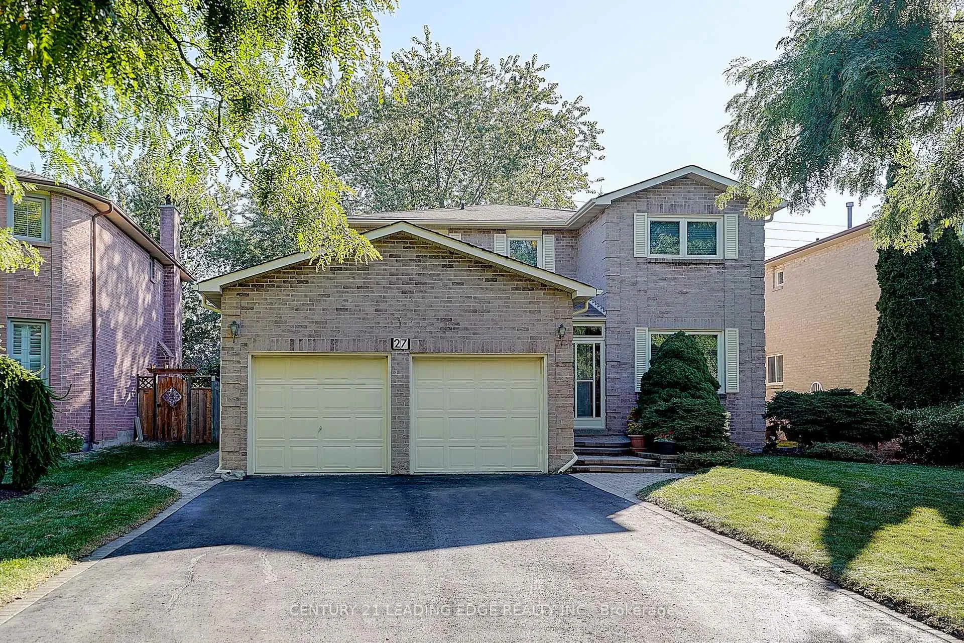Photo 2 of 27 Sawyer Crescent, Markham, Markham Village — HOMEH