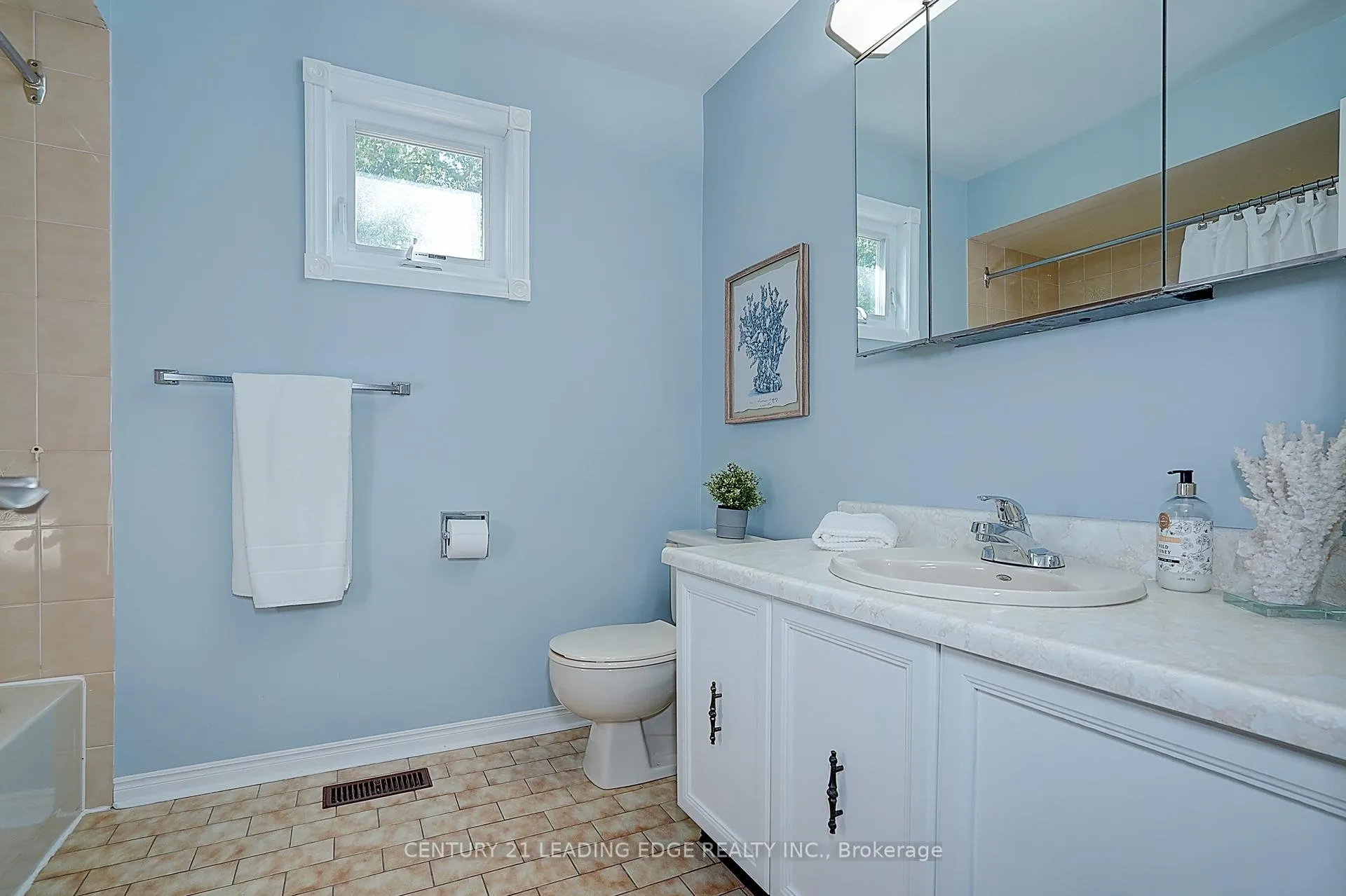 Photo 29 of 27 Sawyer Crescent, Markham, Markham Village — HOMEH