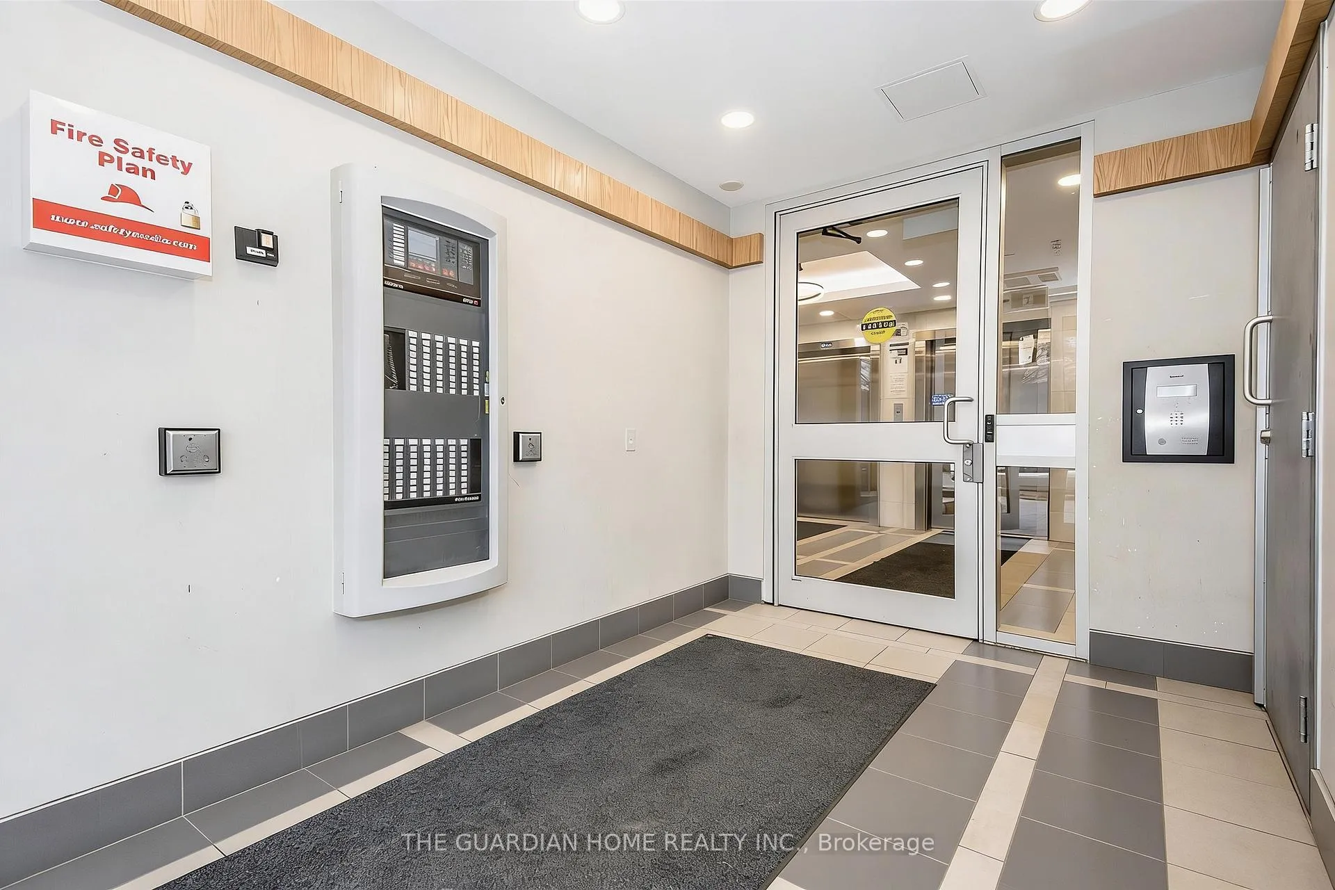 Photo 2 of Unit 1210, 258A Sunview Street, Waterloo, Beechwood/University — HOMEH
