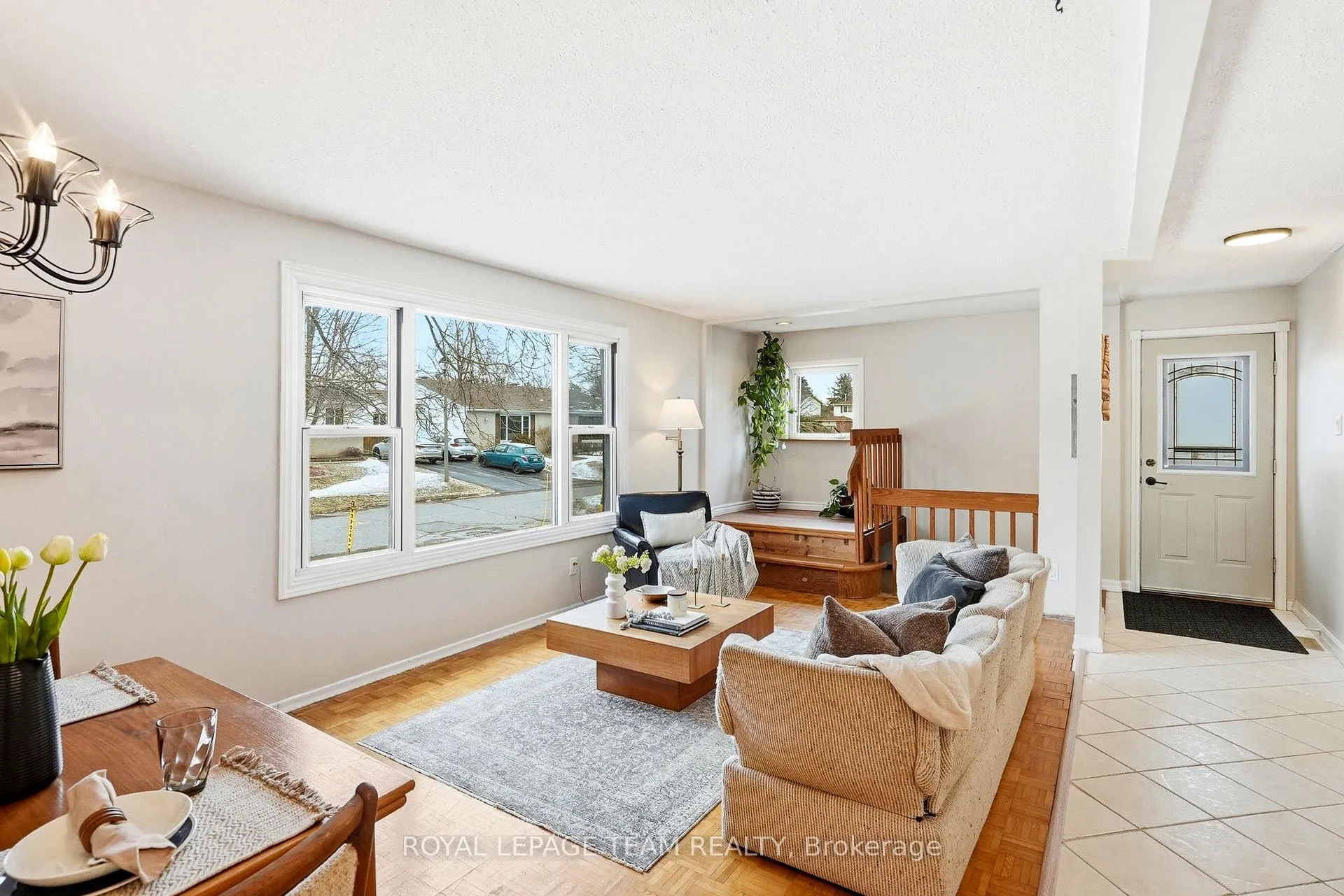 Photo 5 of 9 Shouldice Crescent, Ottawa, Kanata - Glencairn/Hazeldean — HOMEH