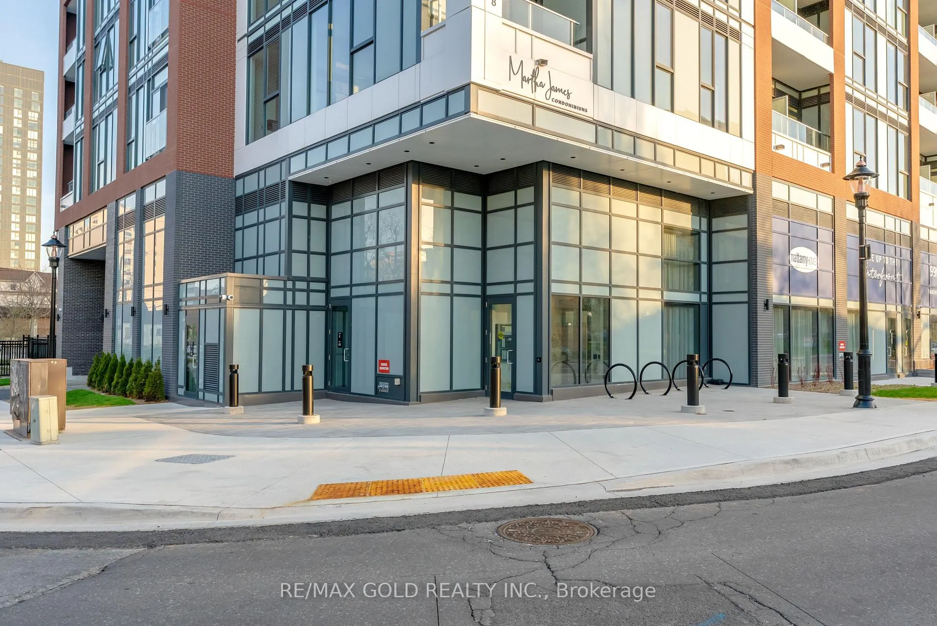 Photo 3 of Unit 803, 2088 James Street, Burlington, Brant — HOMEH