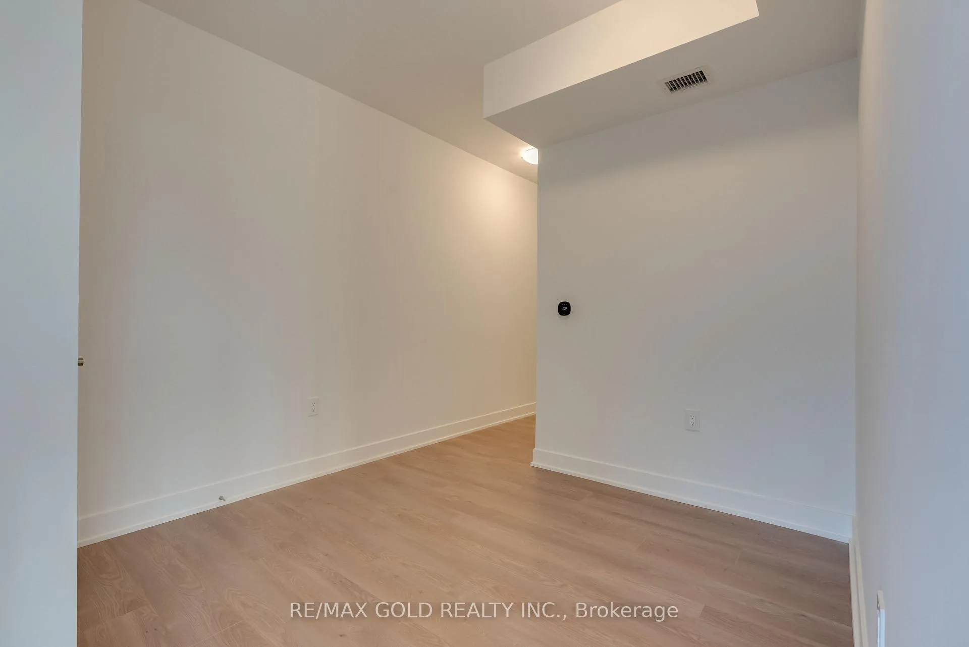 Photo 11 of Unit 803, 2088 James Street, Burlington, Brant — HOMEH