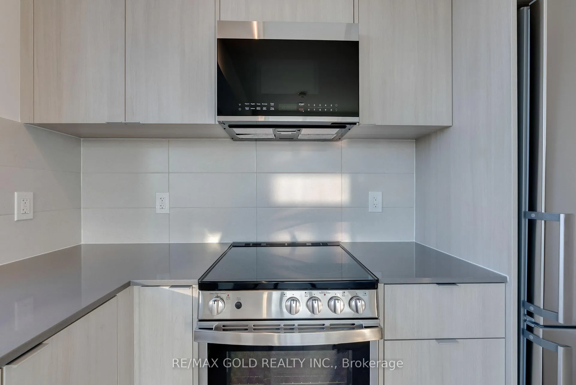Photo 16 of Unit 803, 2088 James Street, Burlington, Brant — HOMEH