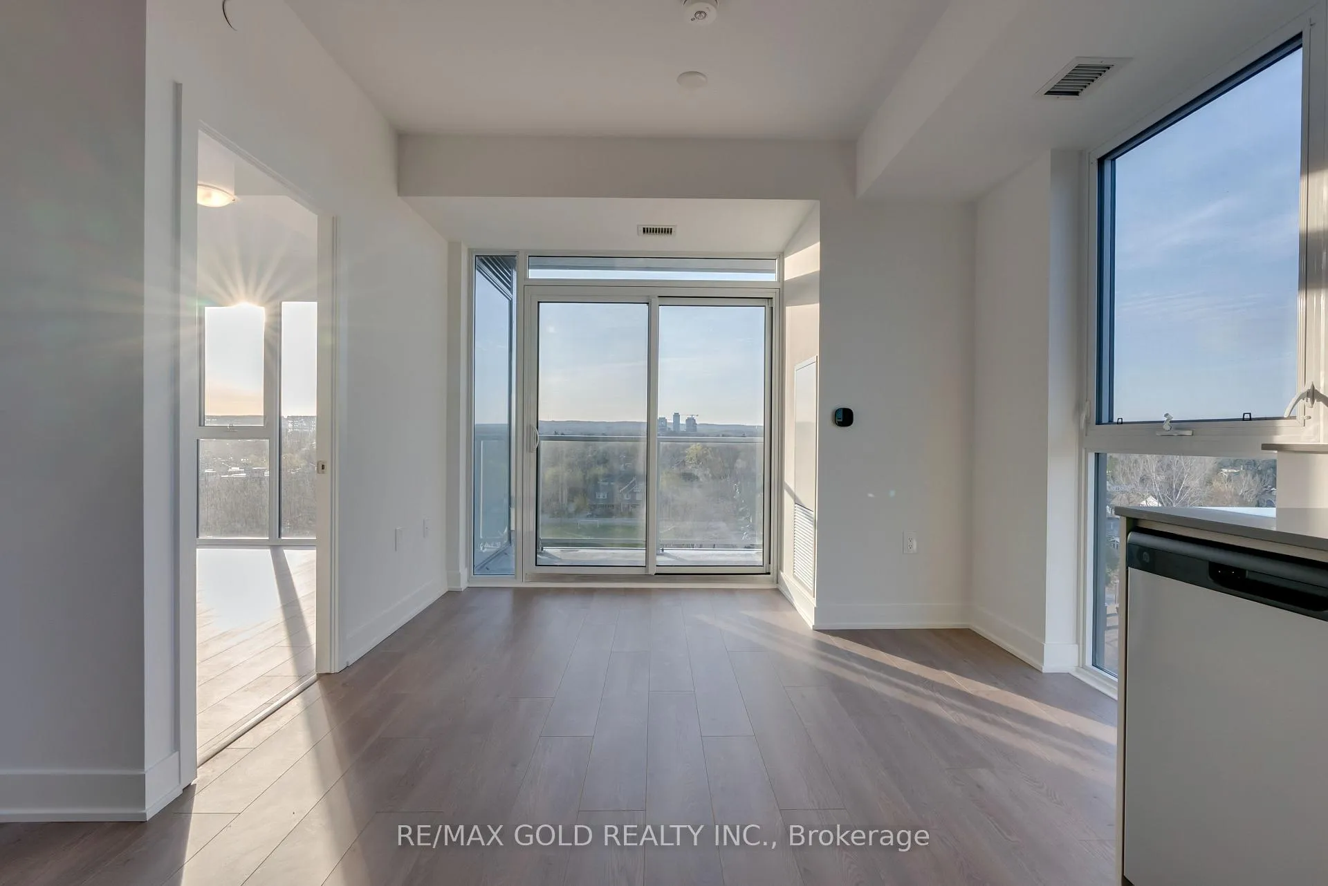 Photo 17 of Unit 803, 2088 James Street, Burlington, Brant — HOMEH