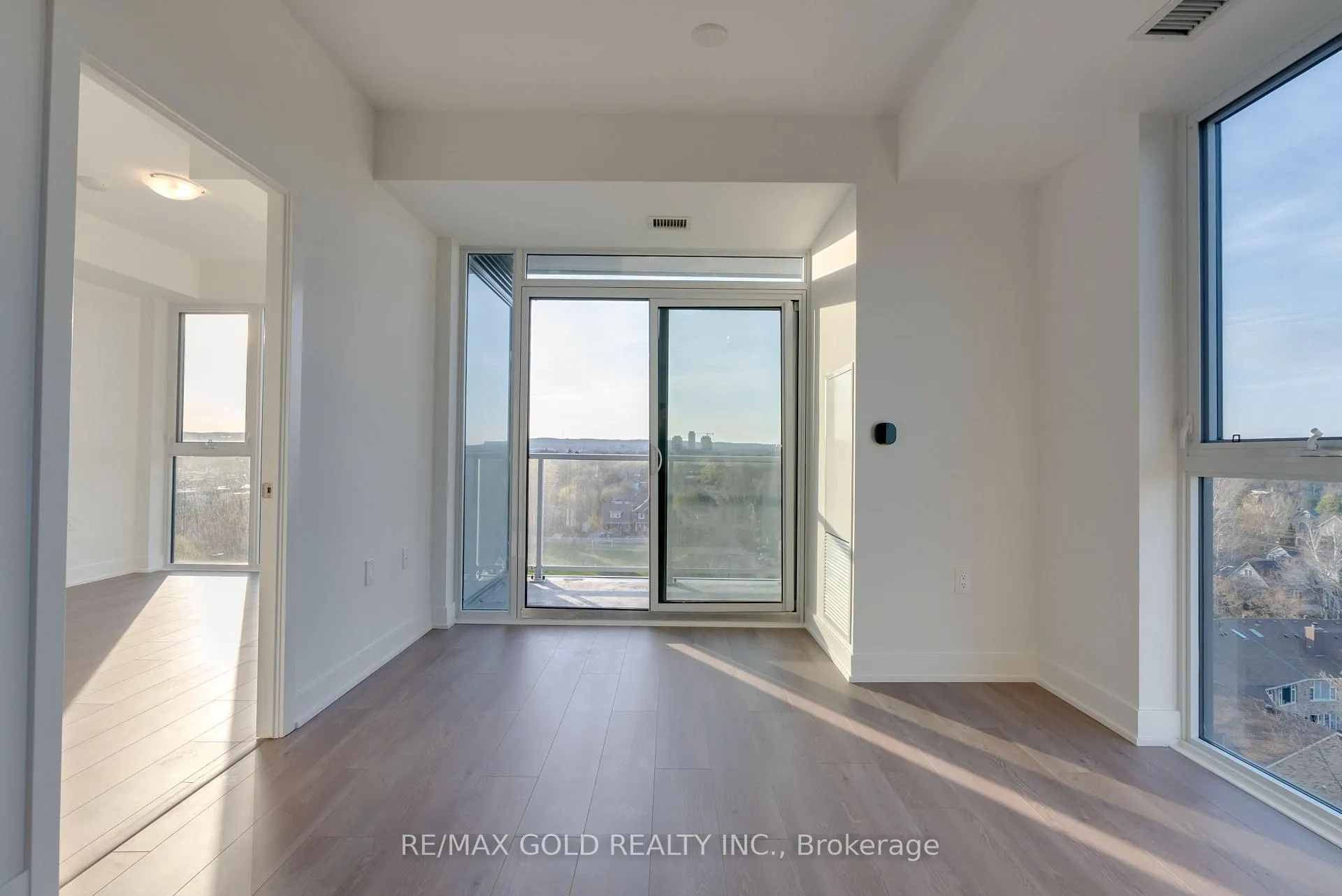Photo 18 of Unit 803, 2088 James Street, Burlington, Brant — HOMEH