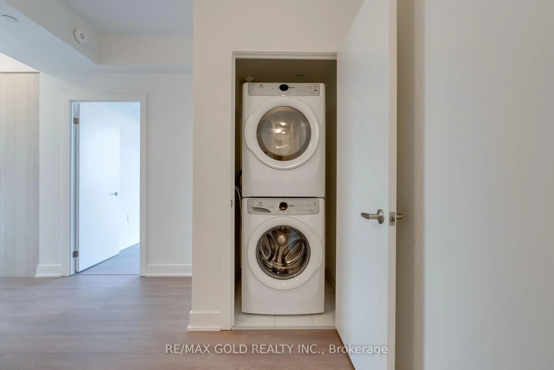 Photo 21 of Unit 803, 2088 James Street, Burlington, Brant — HOMEH